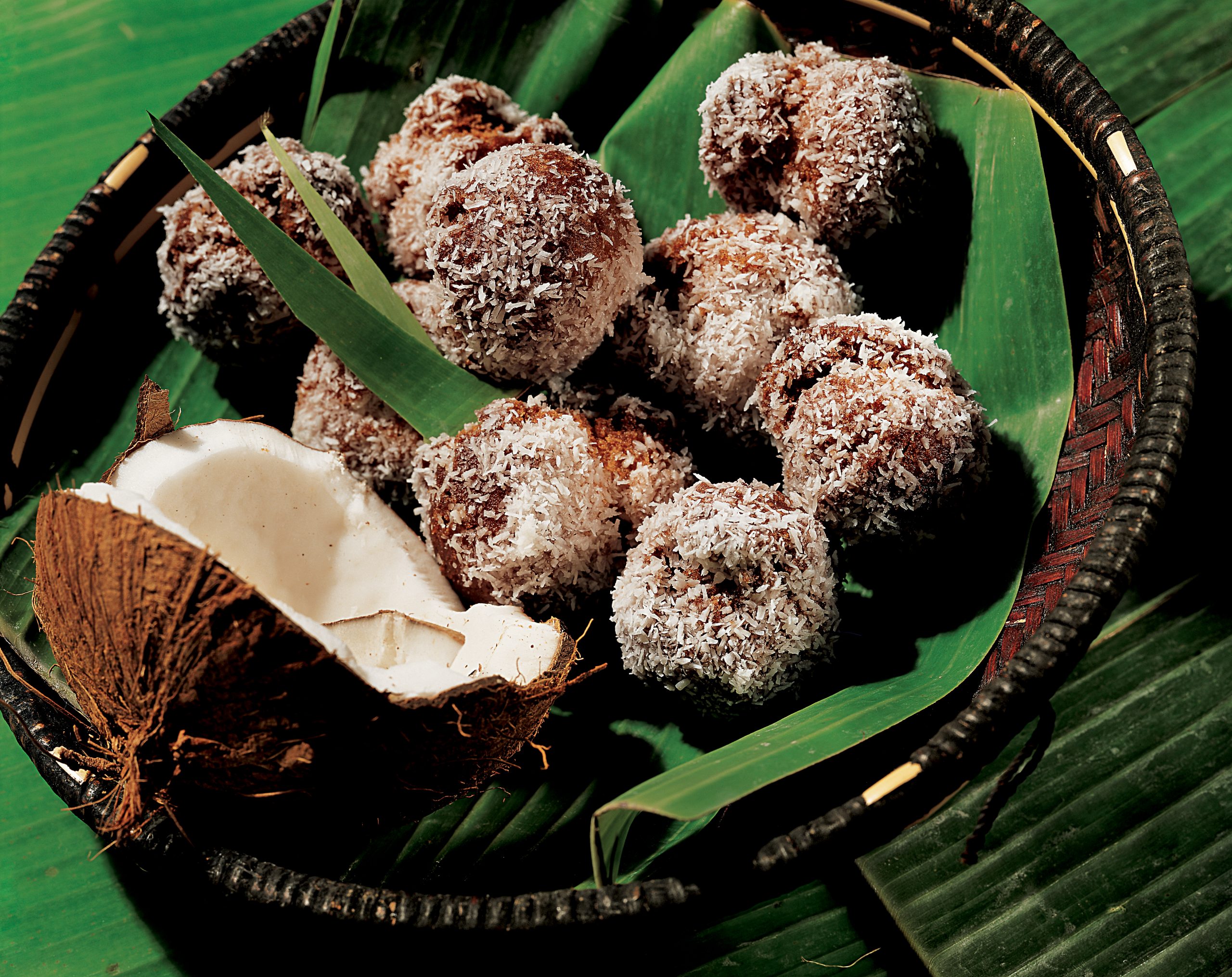 Koeksisters (Frittiertes Gebäck mit Kokosmantel)