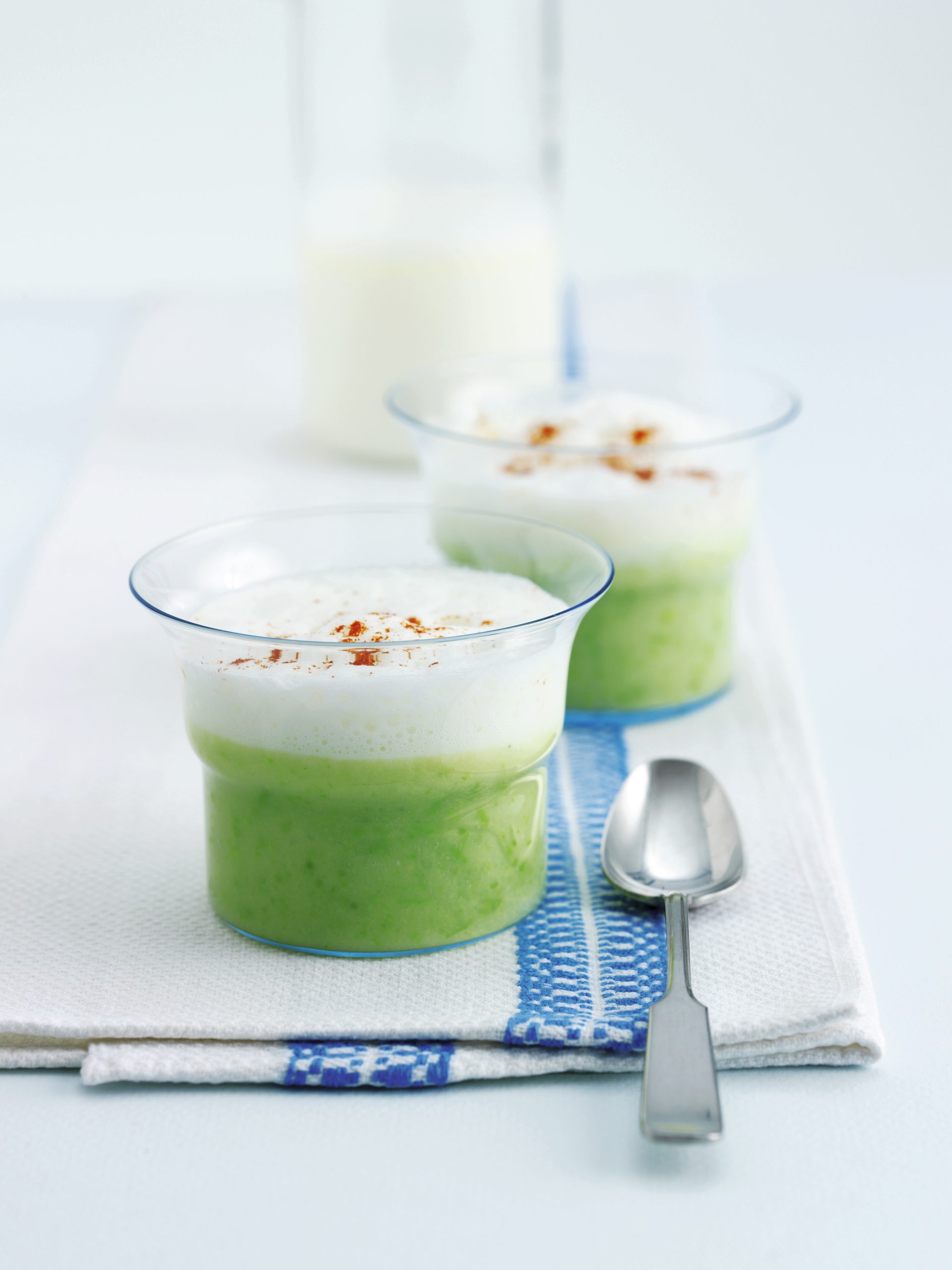 Soupe de colrave à la mousse de lait
