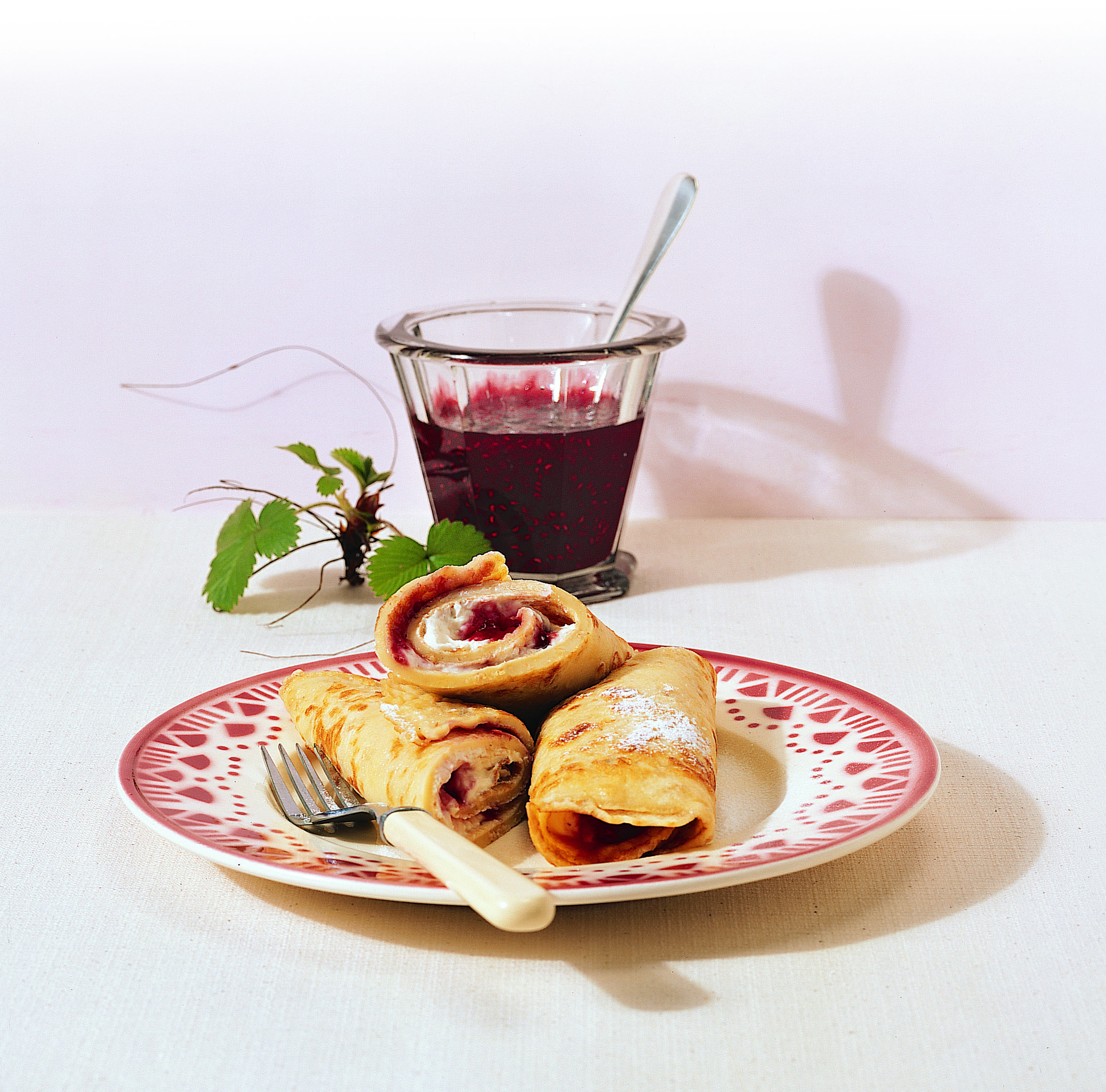 Konfitüre-Frischkäse-Rollen
