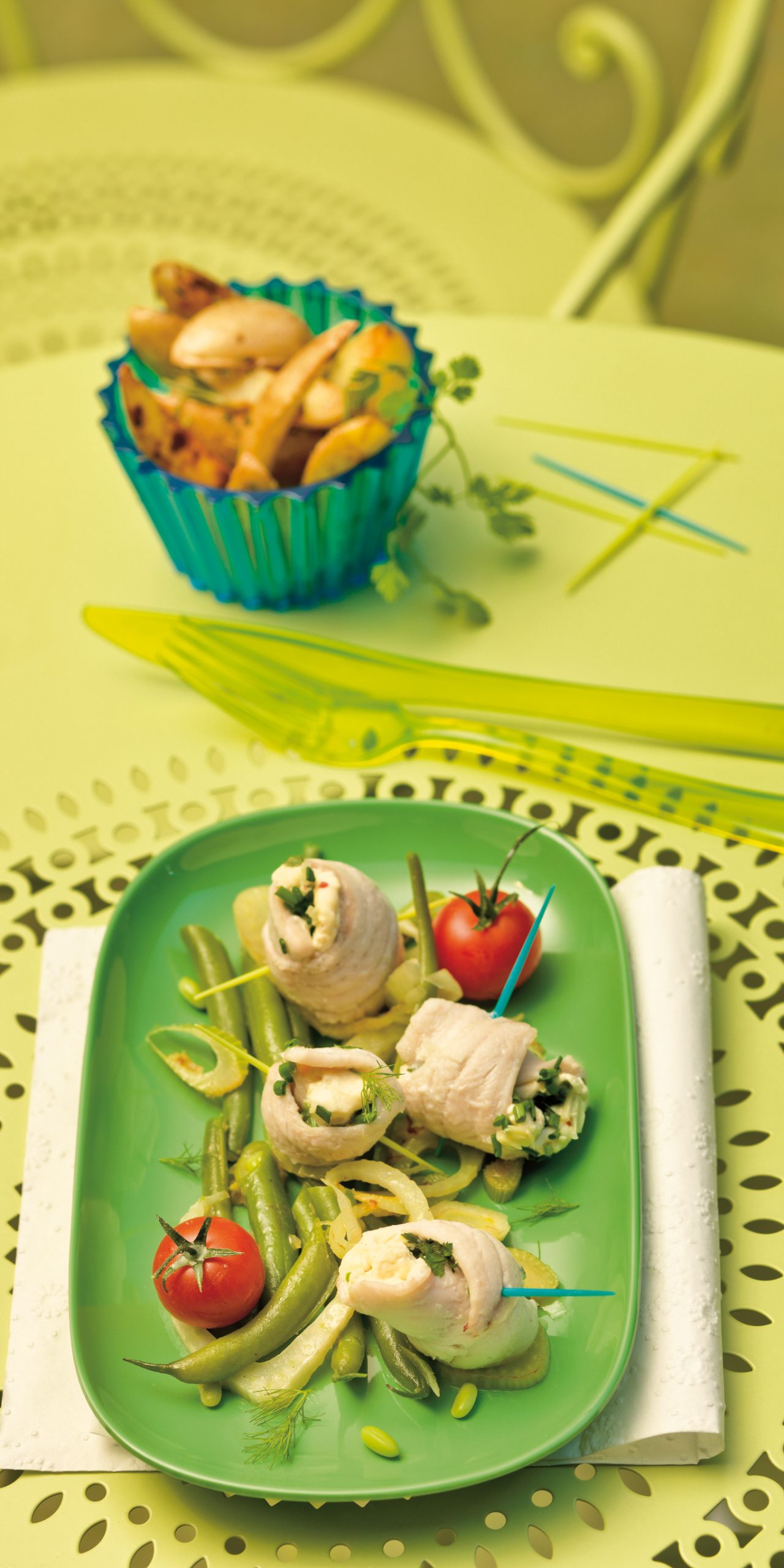 Roulades de poisson et légumes aux herbes