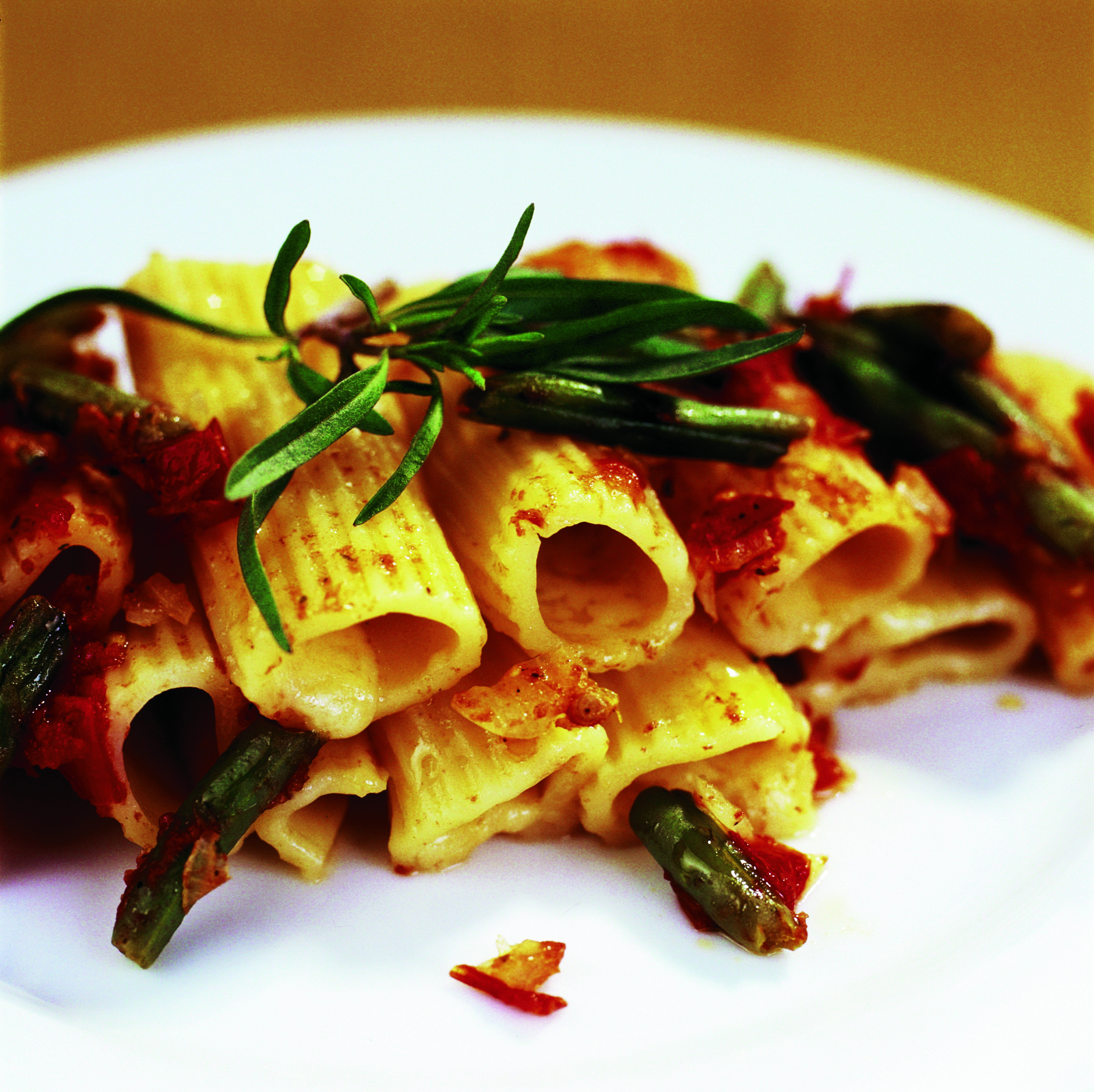 Kräuter-Käse-Rigatoni