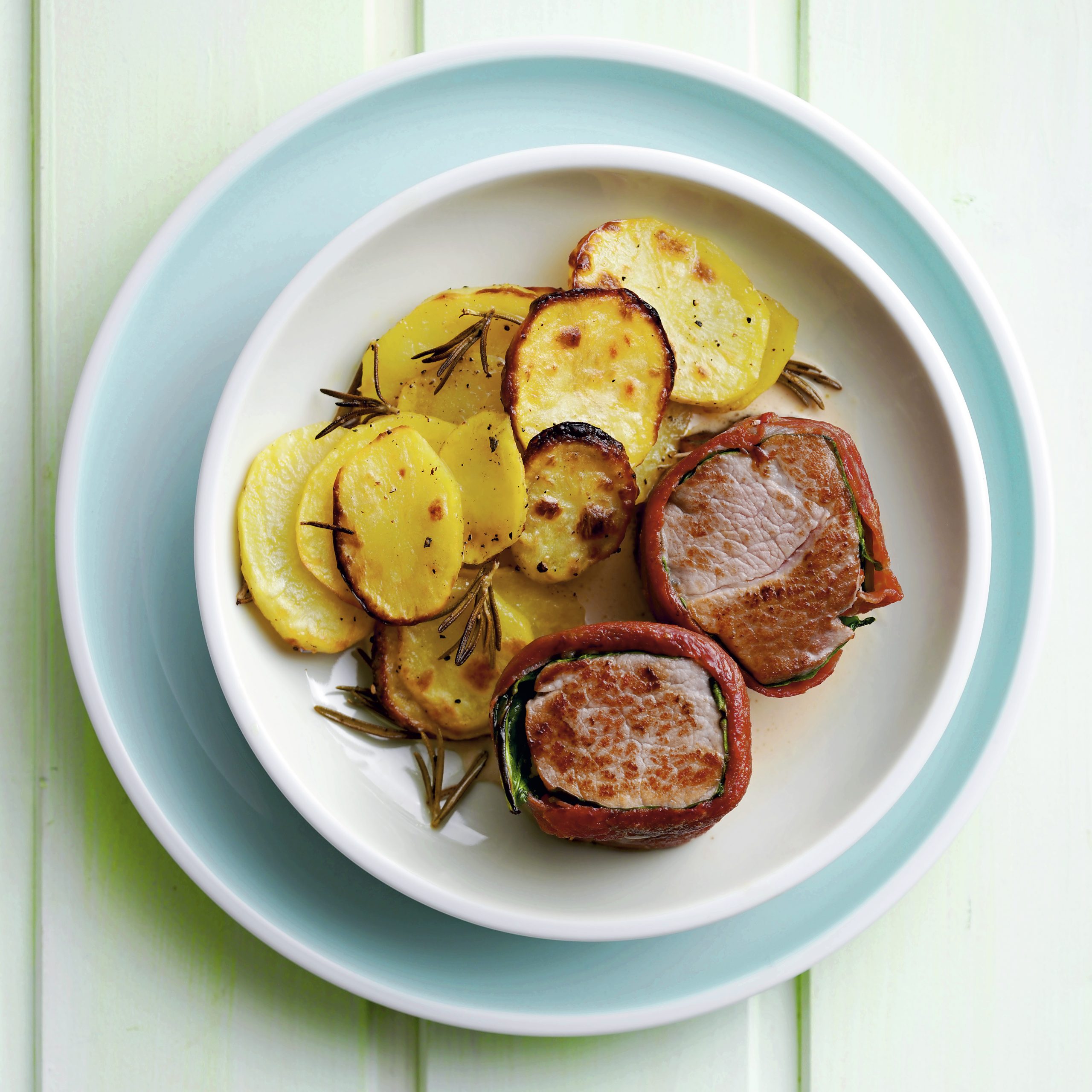 Médaillons aux côtes de bettes et pommes de terre au four