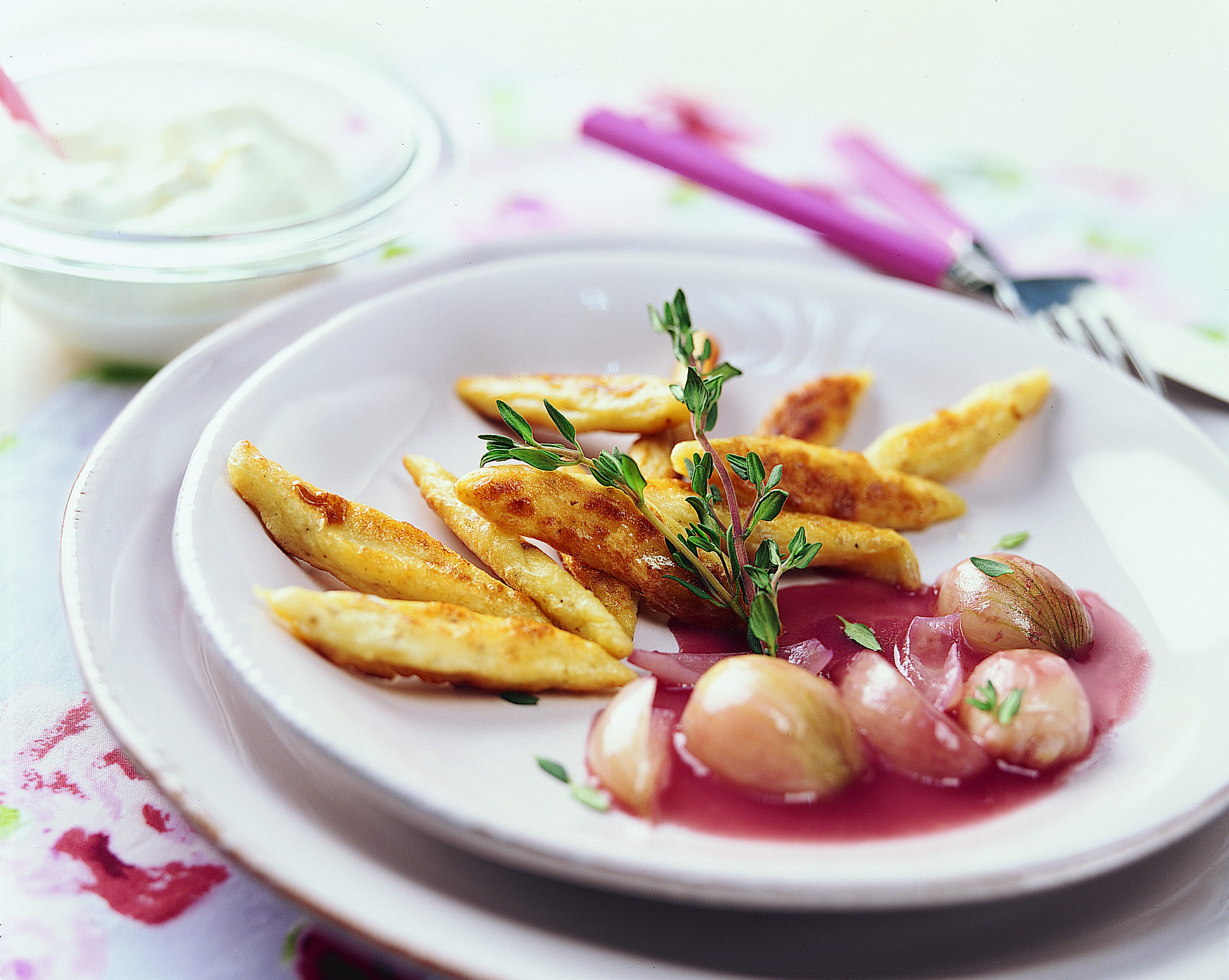 Kreuzkümmel-Schupfnudeln mit Schalotten-Thymiansauce