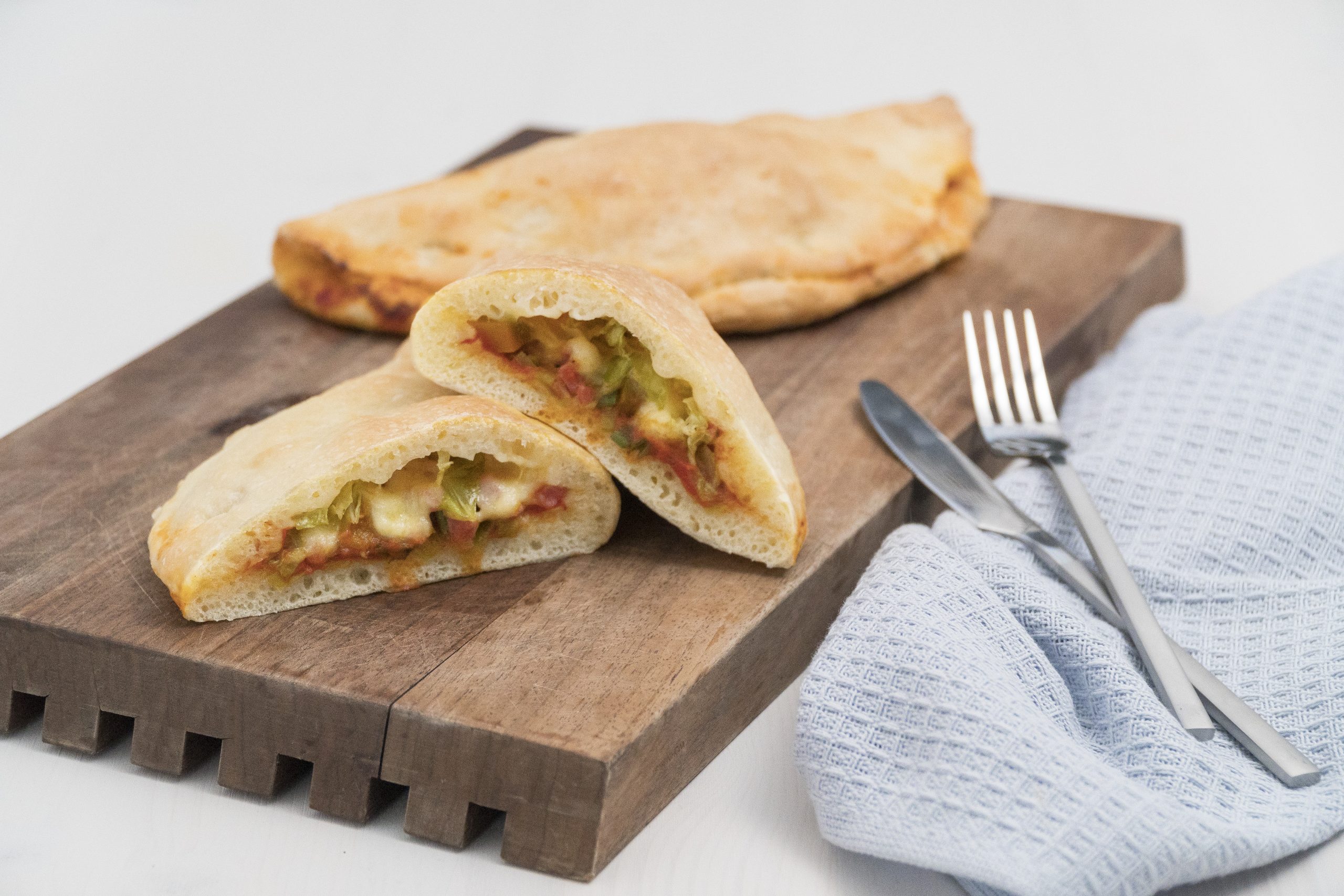 Kürbis-Calzone mit Lauch und Wirz