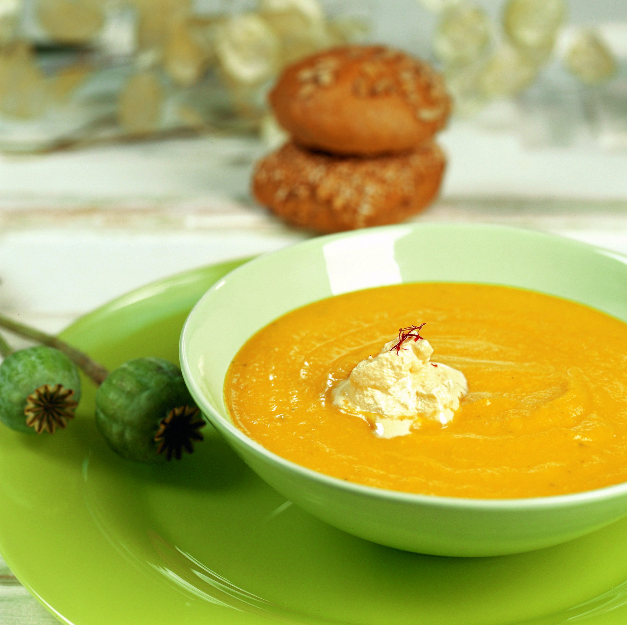 Soupe à la courge et crème safranée