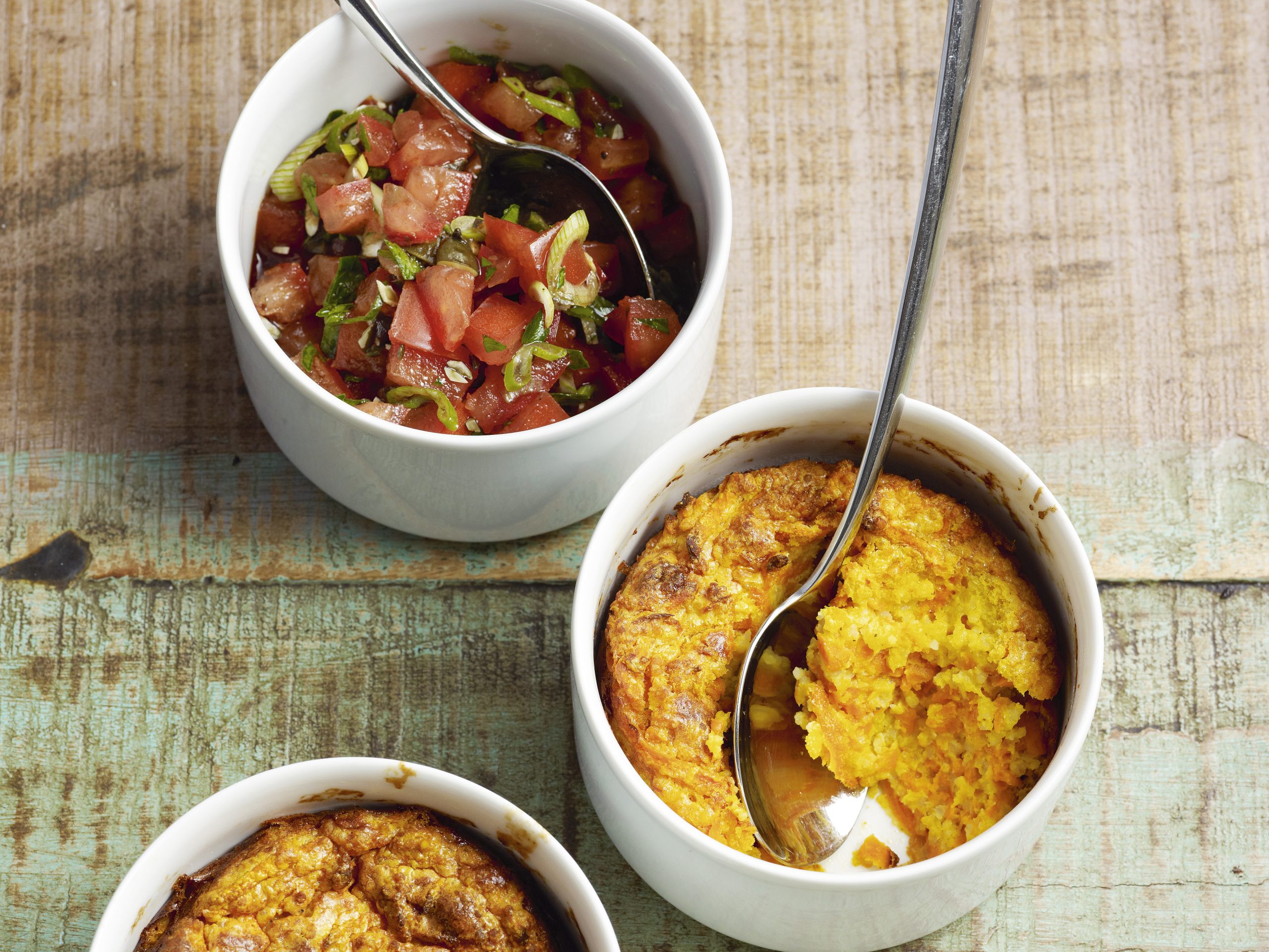 Kürbisgratin mit Tomaten-Kürbiskern-Salsa