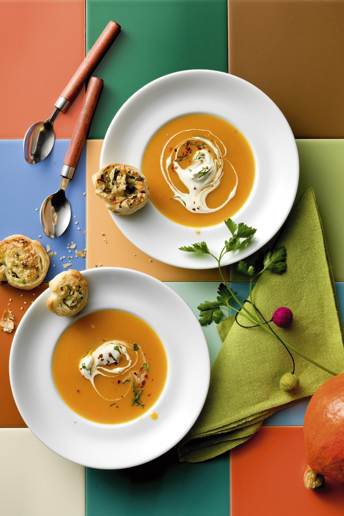 Kürbissuppe mit Lauchschnecken