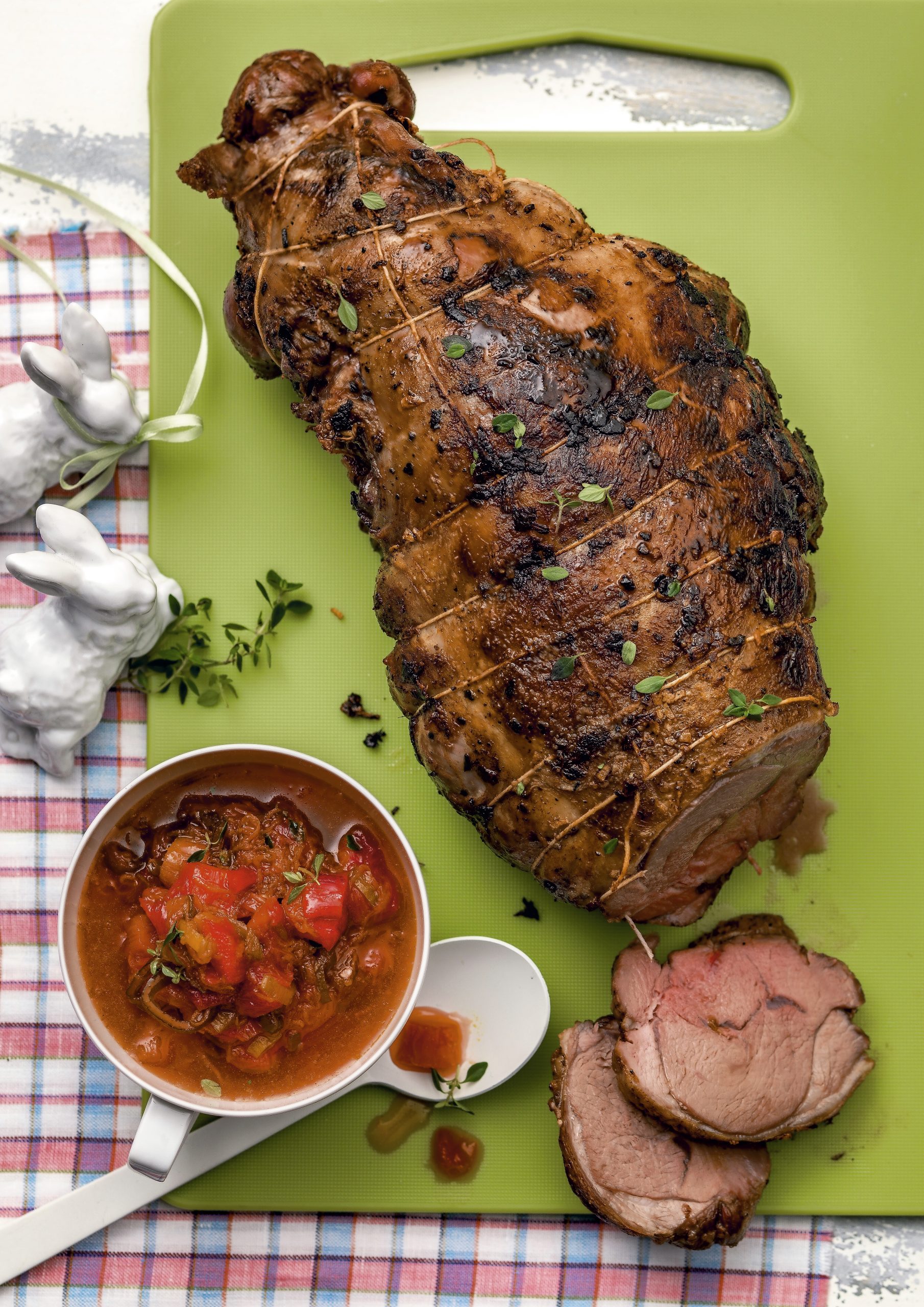 Gigot d'agneau et chutney à la rhubarbe