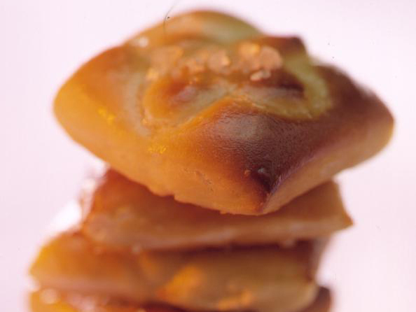 Laugen-Chüsseli mit Frischkäse-Füllung
