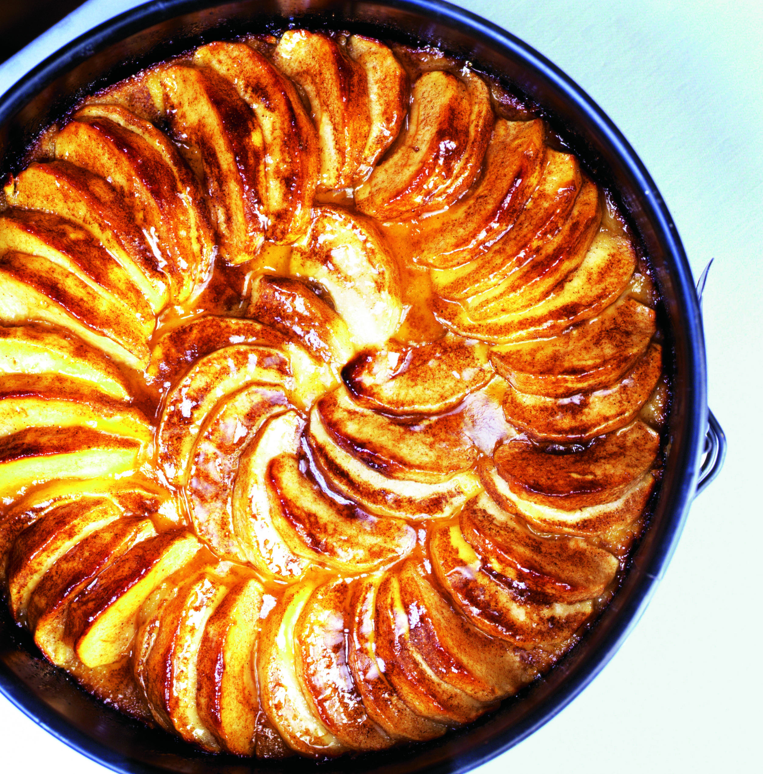 Maiskuchen mit Äpfeln und Rosinen (Tarte de maïs aux pommes et raisins)