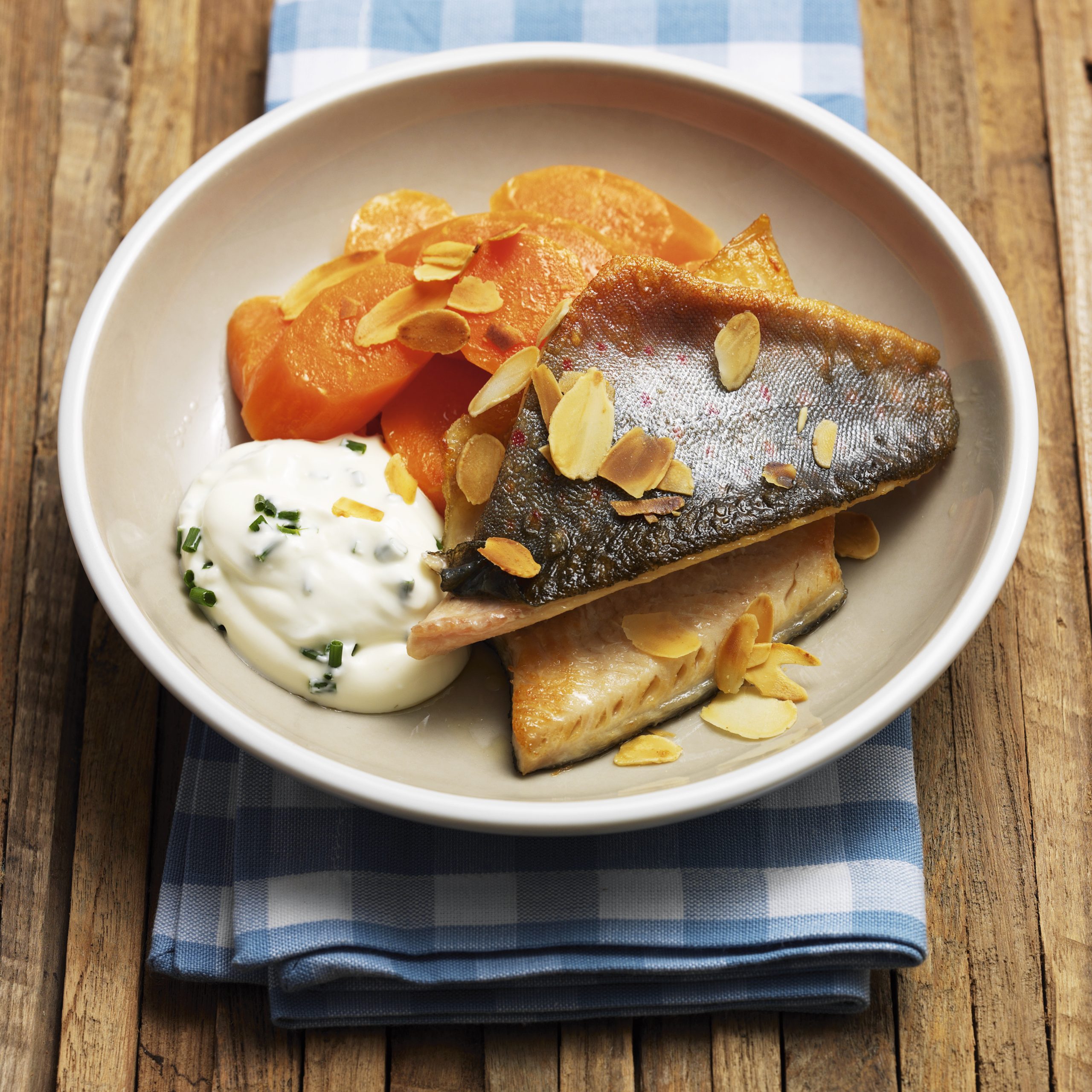 Poisson aux amandes et séré aux fines herbes (low carb)