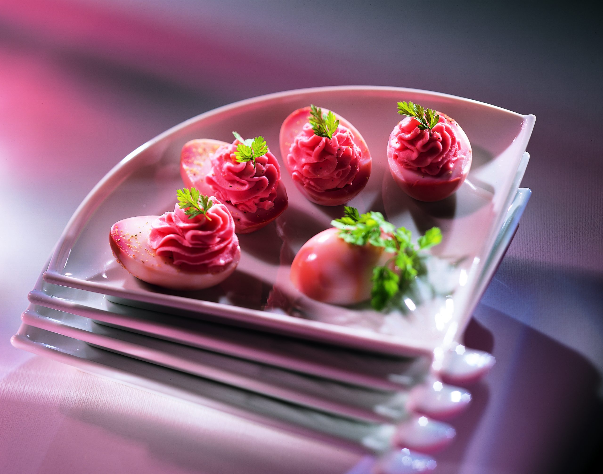 Oeufs marbrés à farce rose