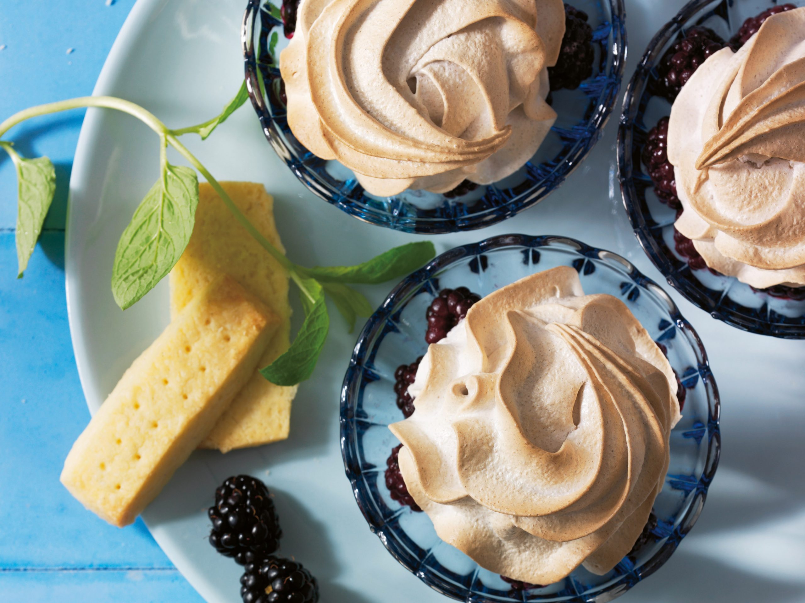 Mûres meringuées et shortbreads