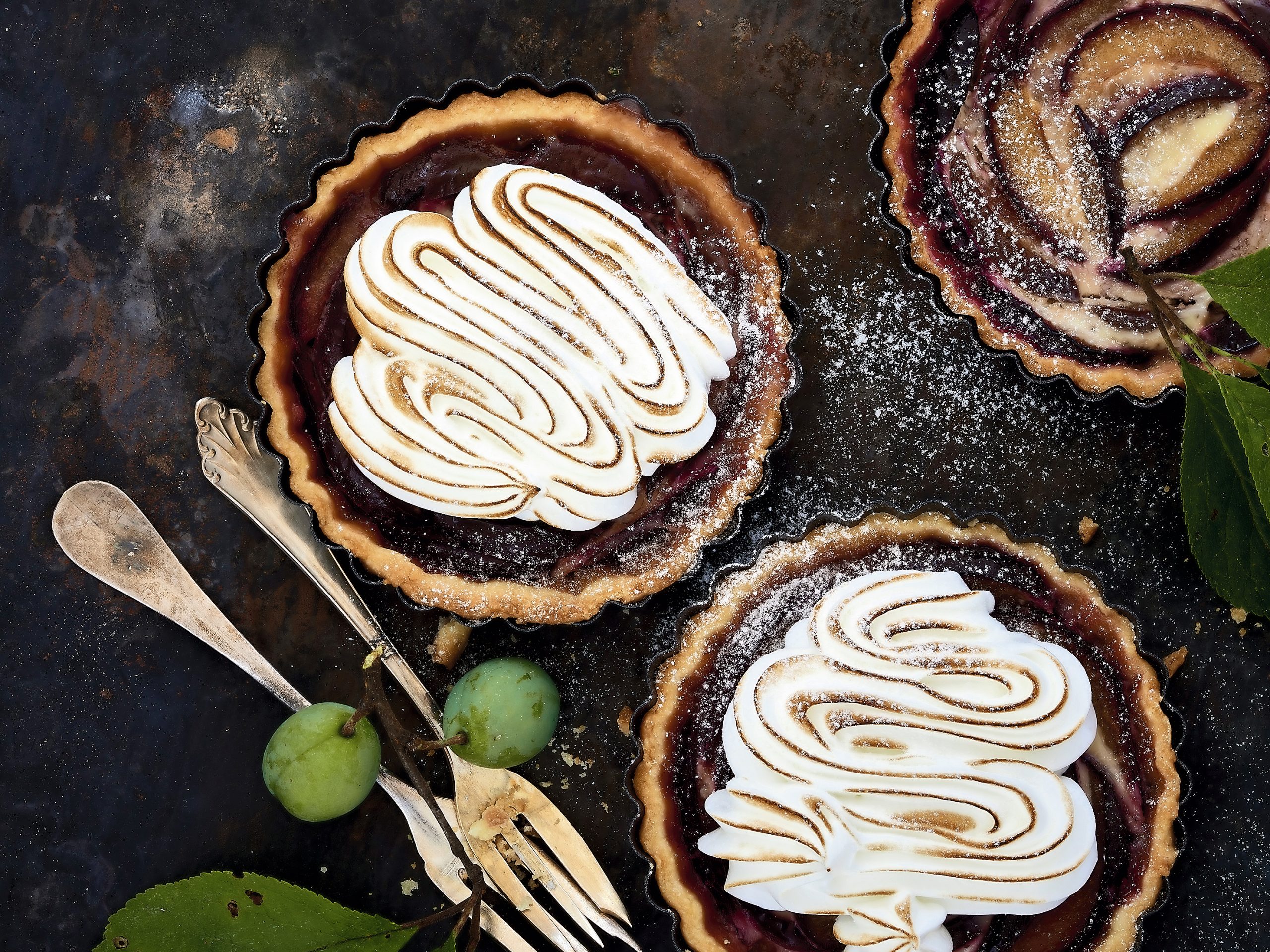 Meringuierte Zwetschgen-Tartelettes
