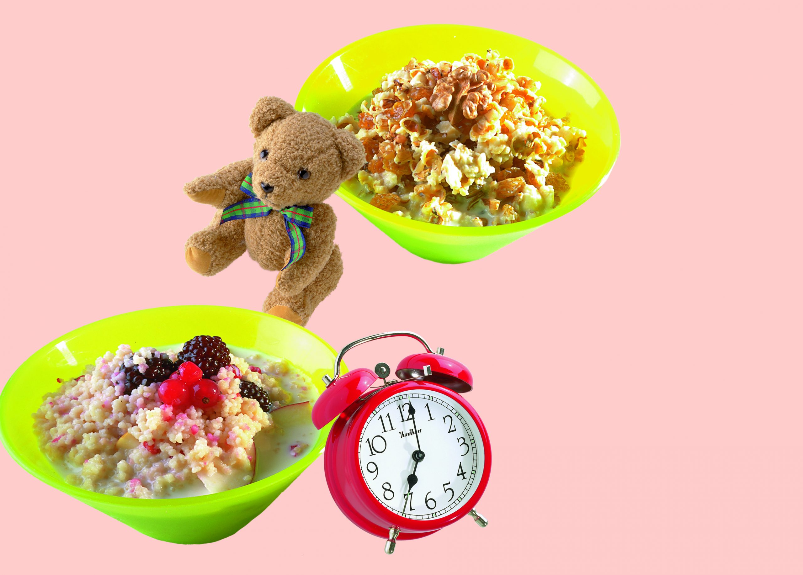 Millet au lait avec garniture de fruits