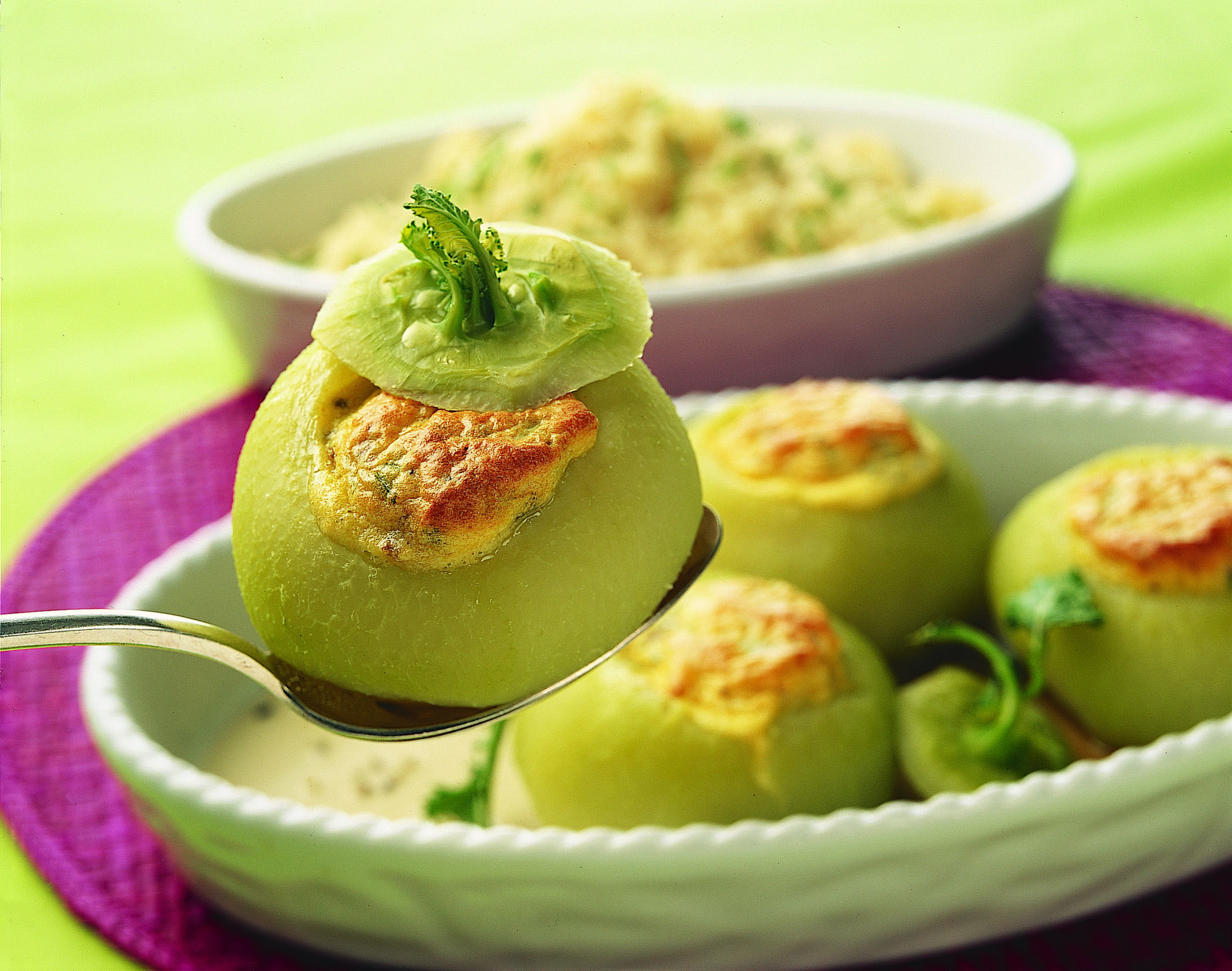 Colraves farcis aux champignons et aux poireaux accompagnés de couscous