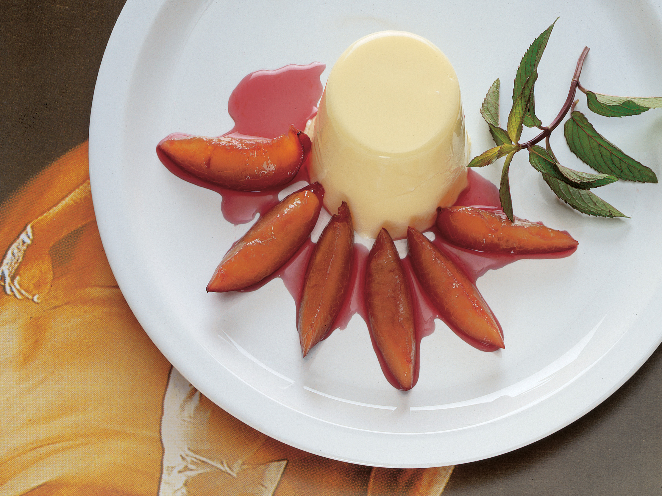 Flans à la crème et compote de pruneaux