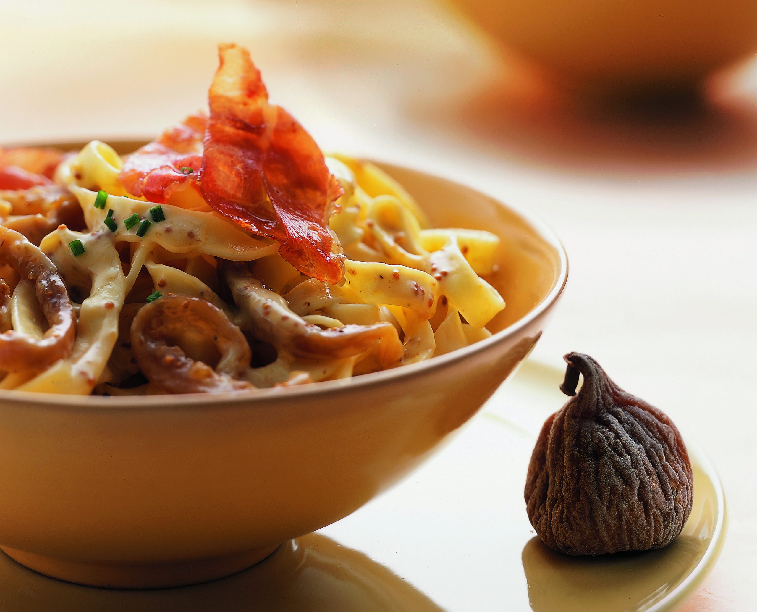 Nudeln an Feigen-Rohschinken-Sauce