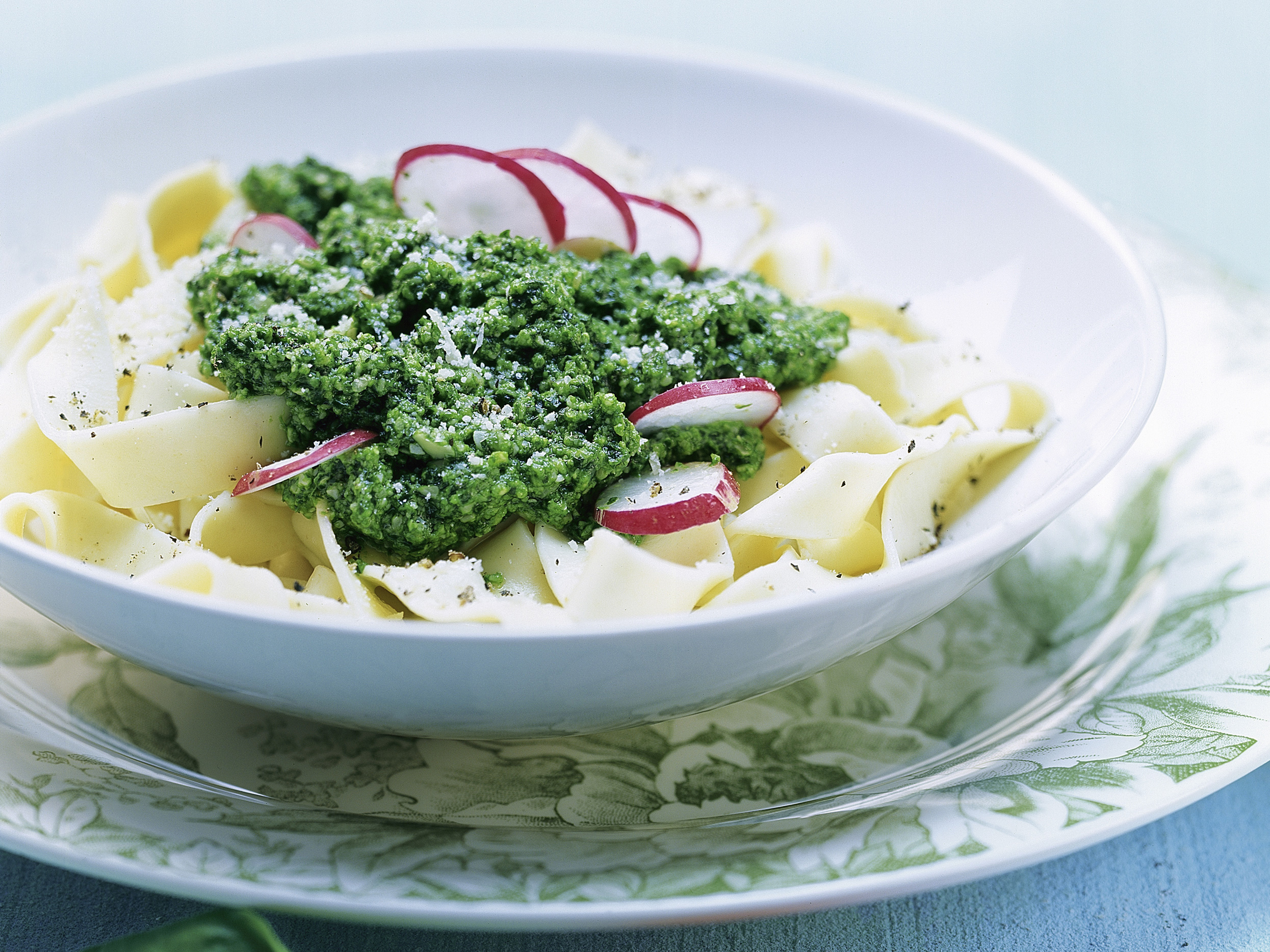Pâtes au pesto de printemps