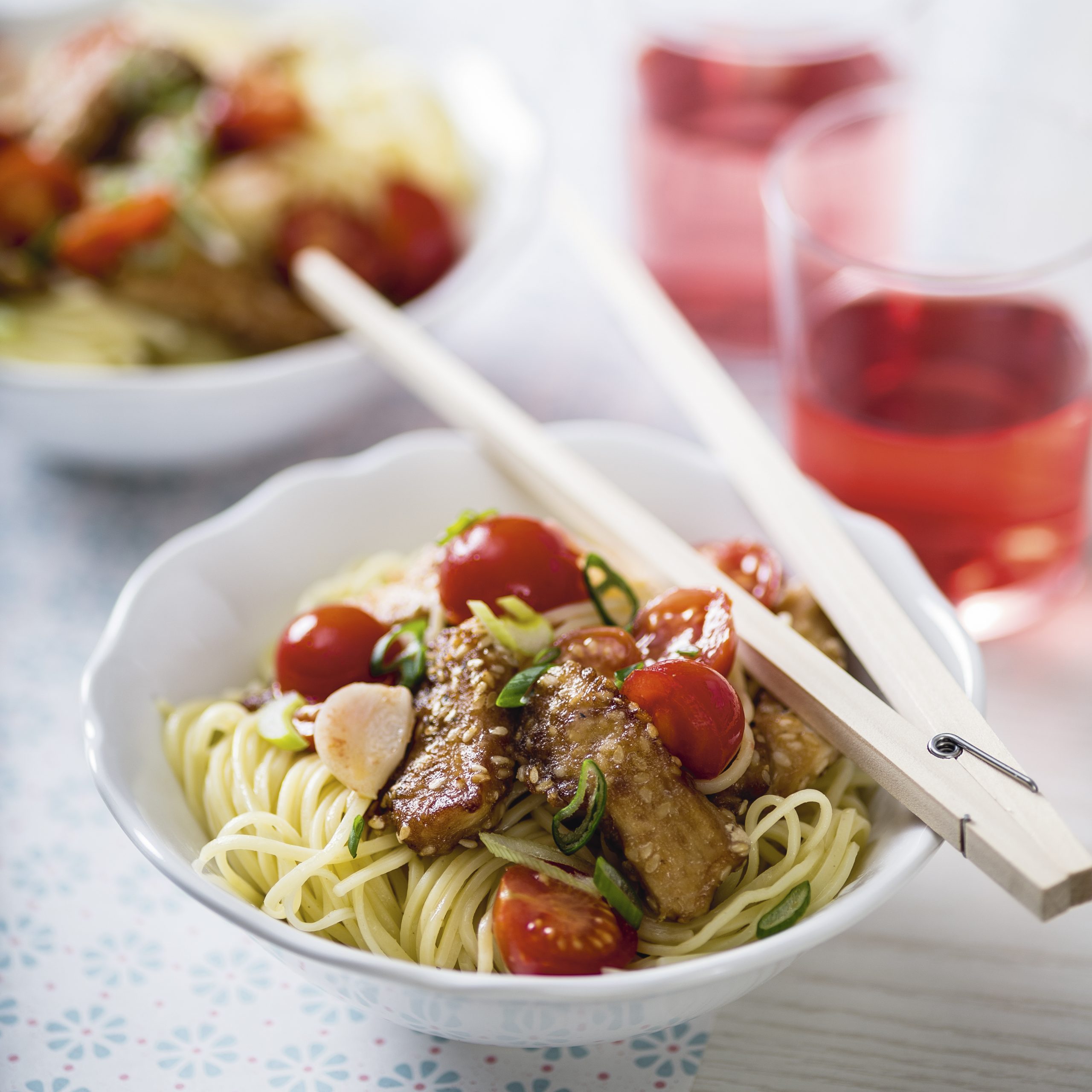 Nüdeli mit Sesam-Poulet