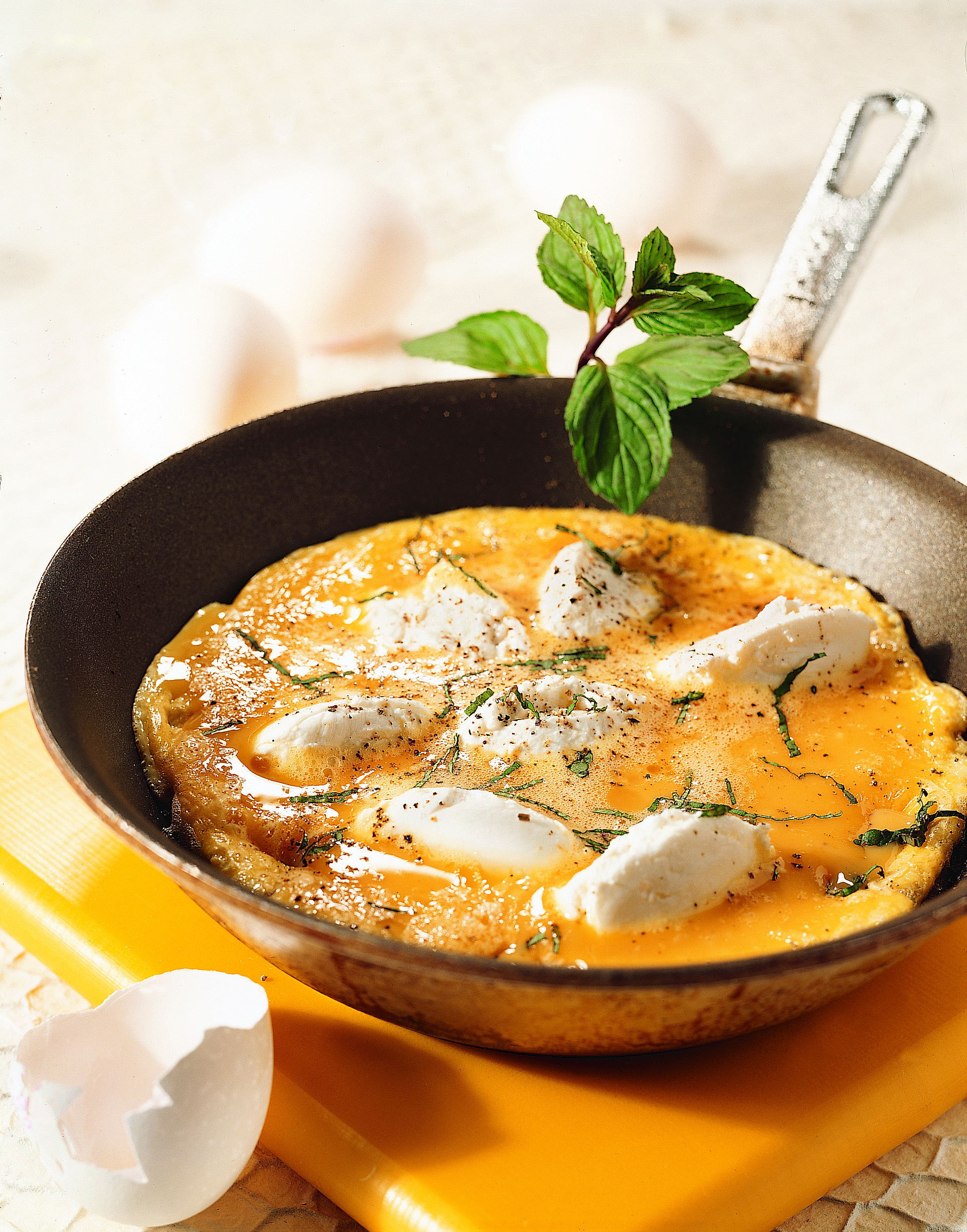 Omelette mit Minze und Frischkäse (Feta-Art)