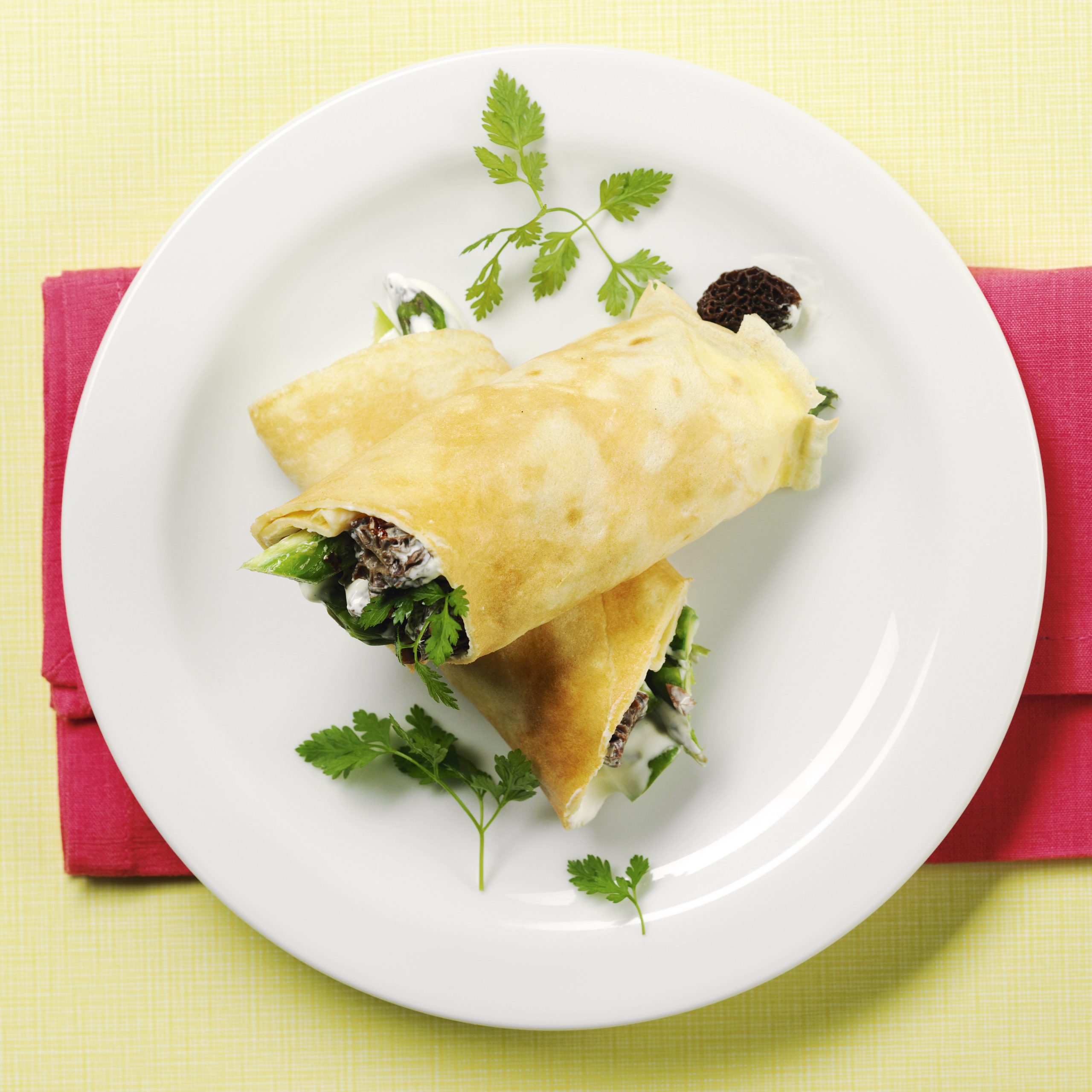 Omeletten mit Spargel-Morchel-Füllung