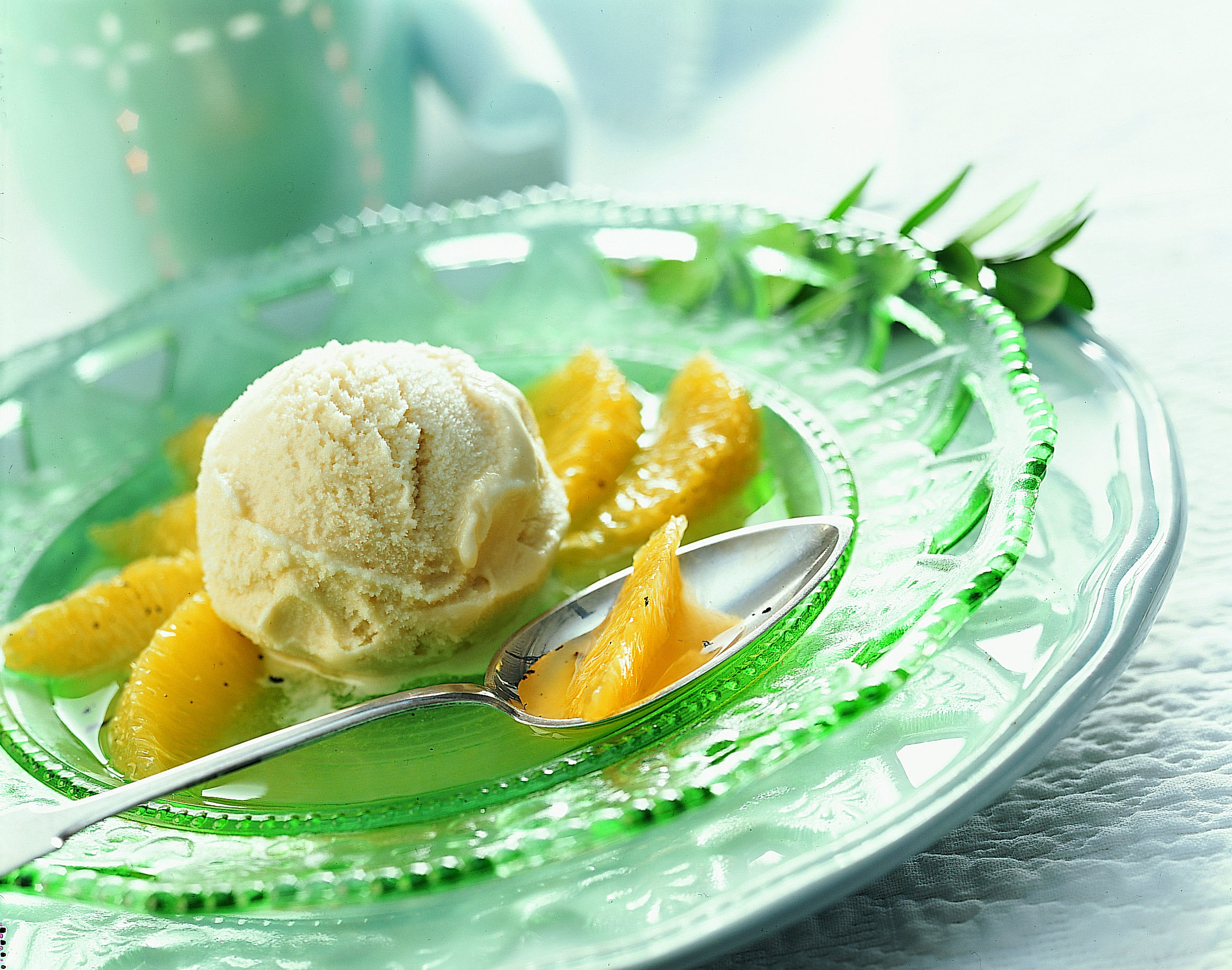 Glace à la fleur d'oranger et oranges marinées