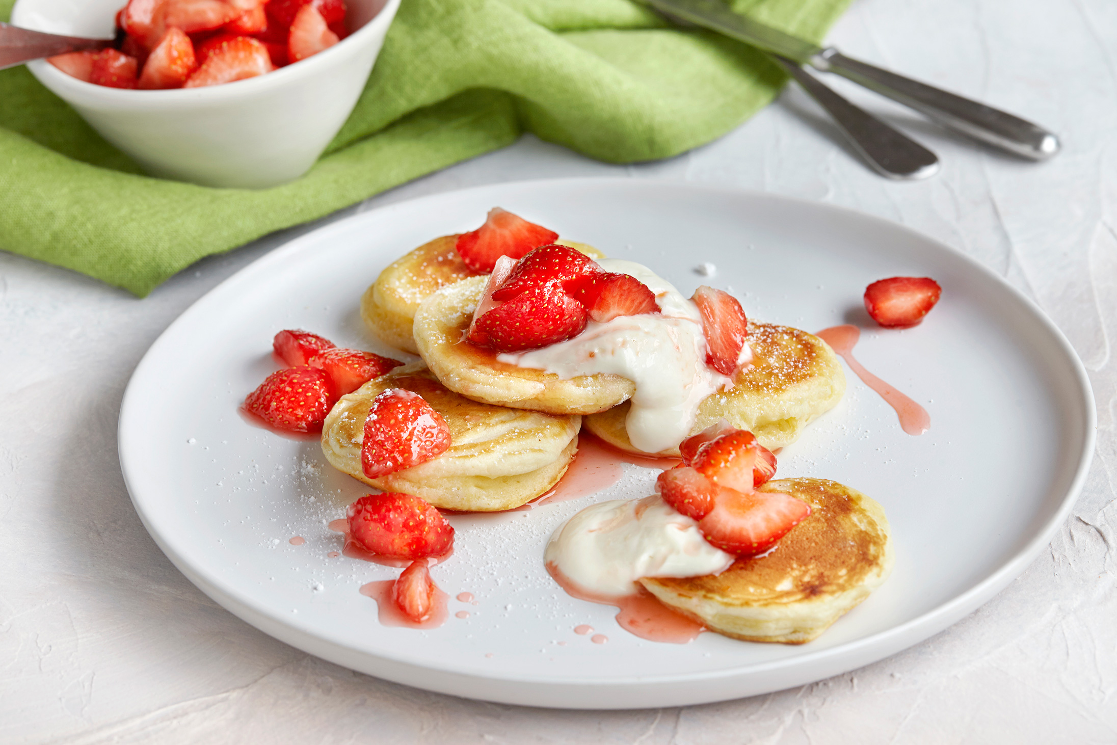 Pancakes mit Erdbeerquark