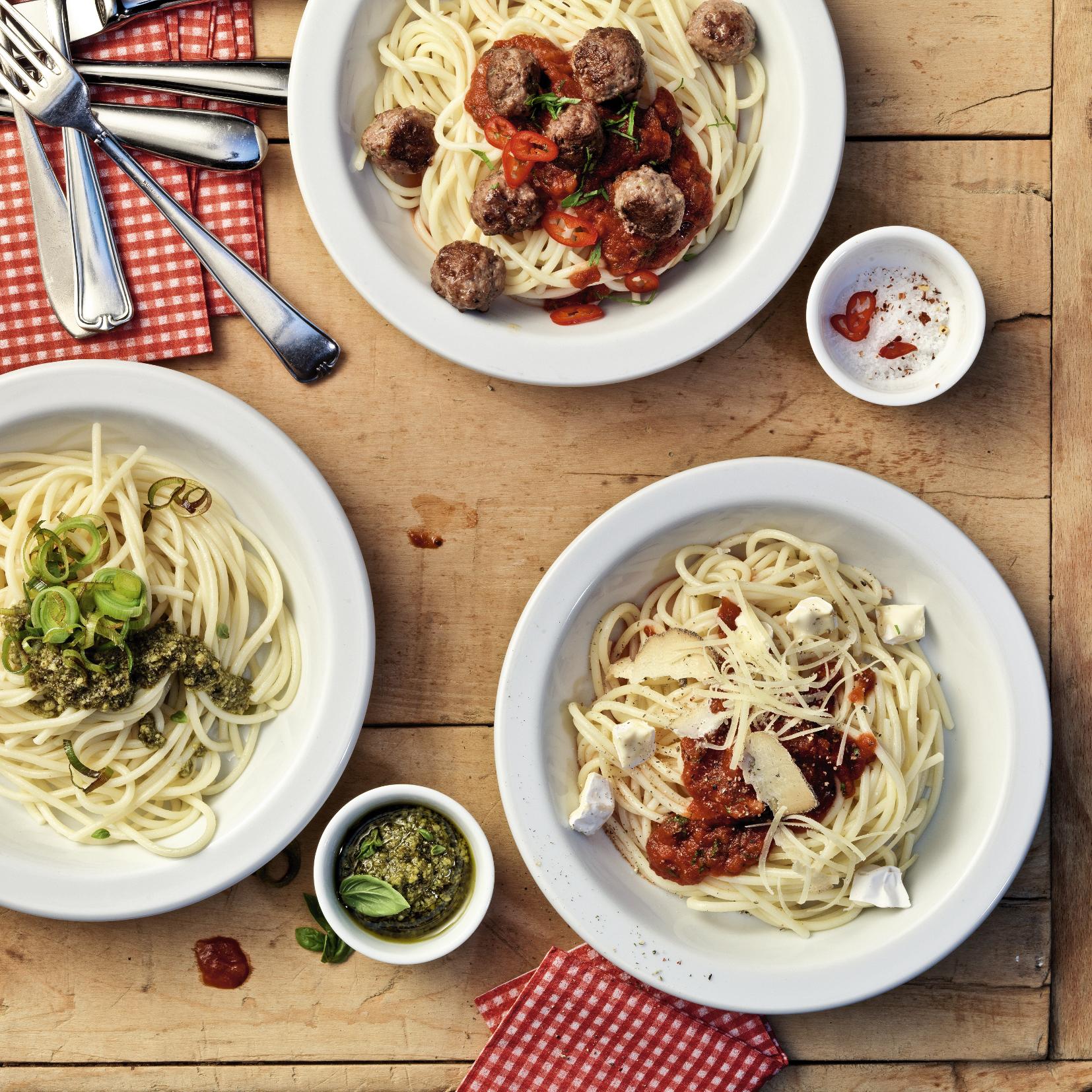 Pasta mit Tomatensauce und Potpourri