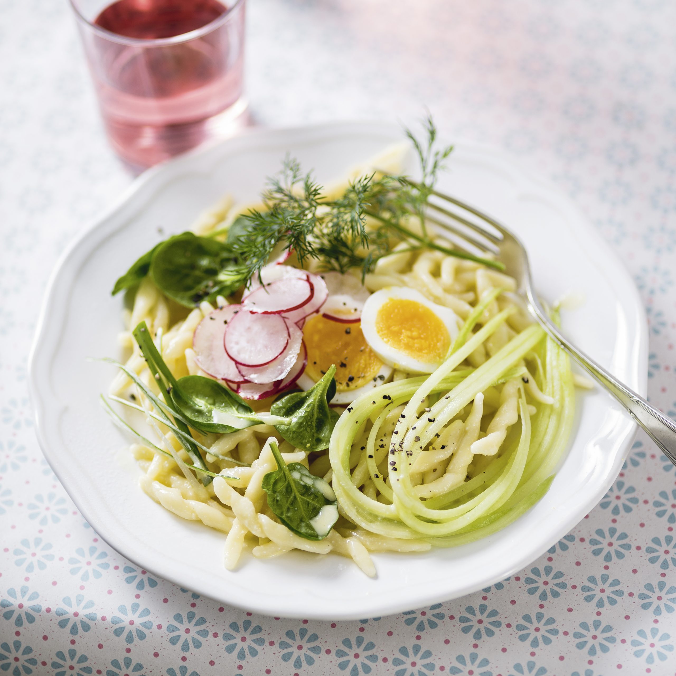 Salade de pâtes et de concombre