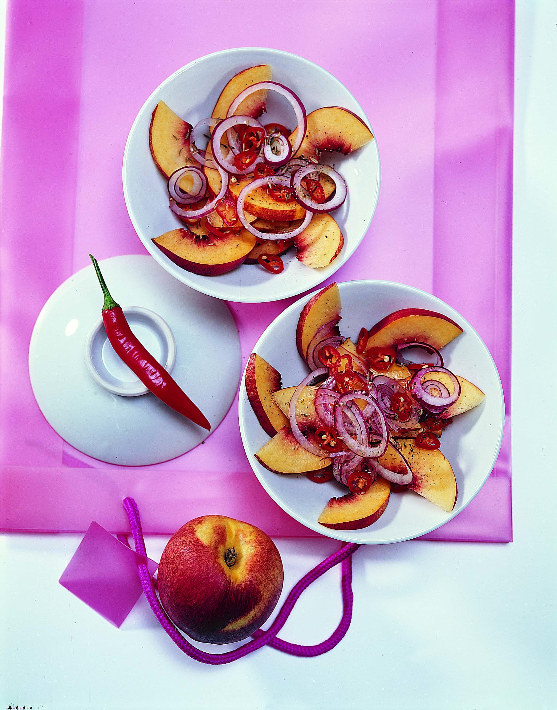 Pikanter Nektarinensalat