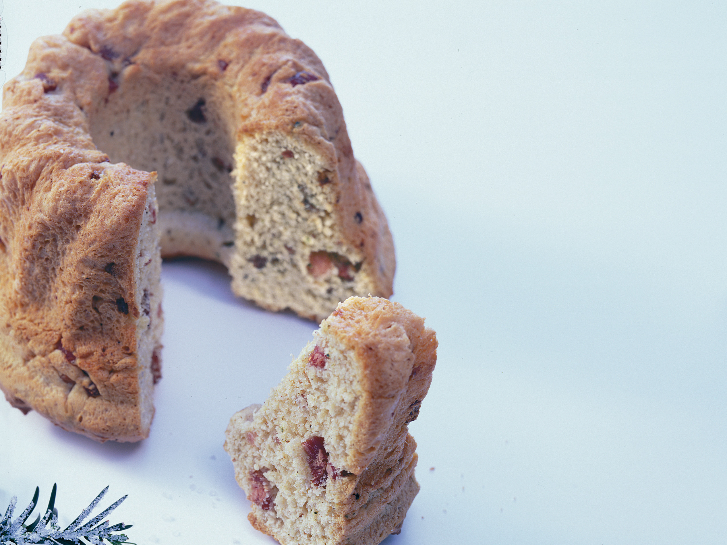 Pikanter Weihnachtsgugelhopf