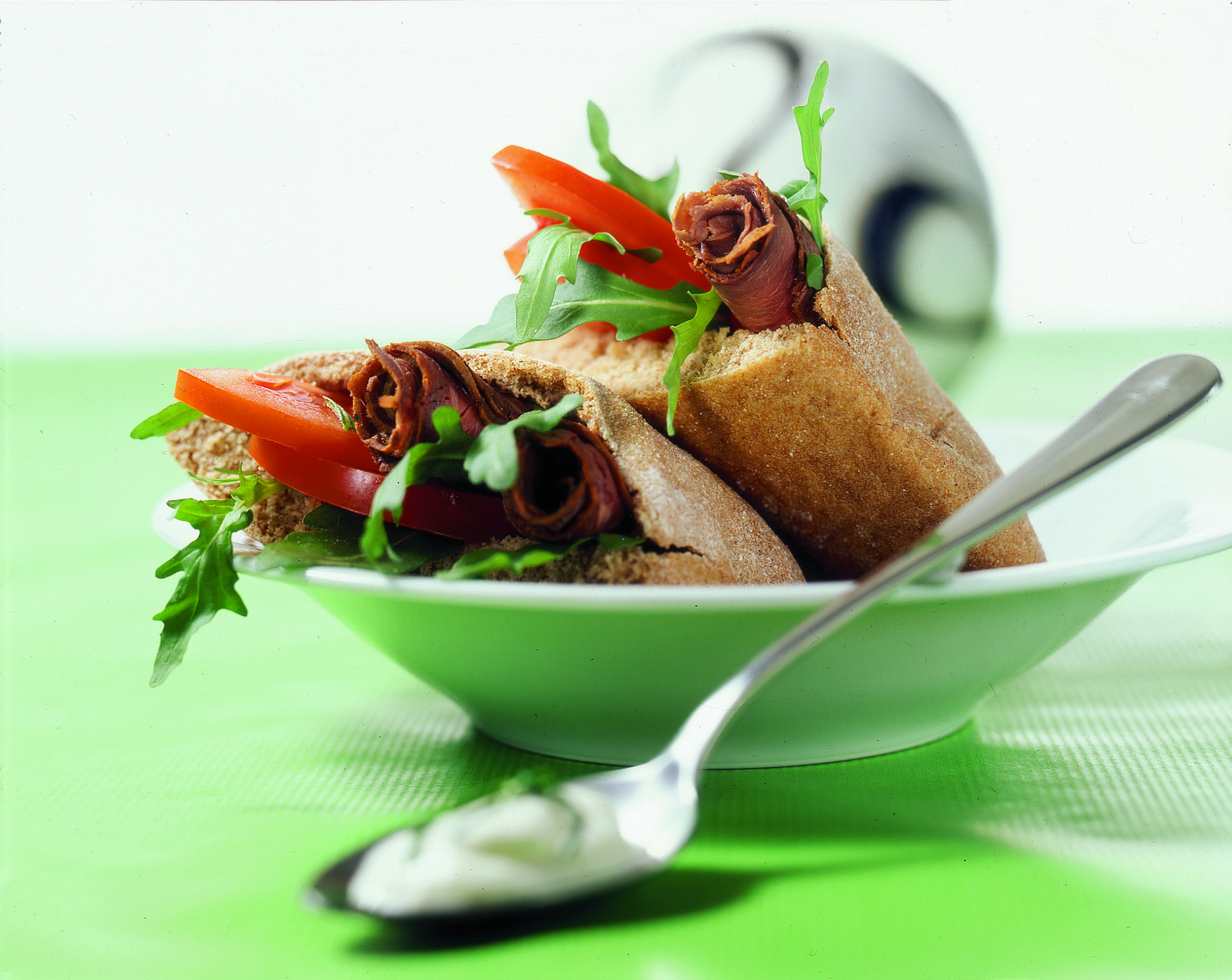 Pitas au rosbif et à la roquette