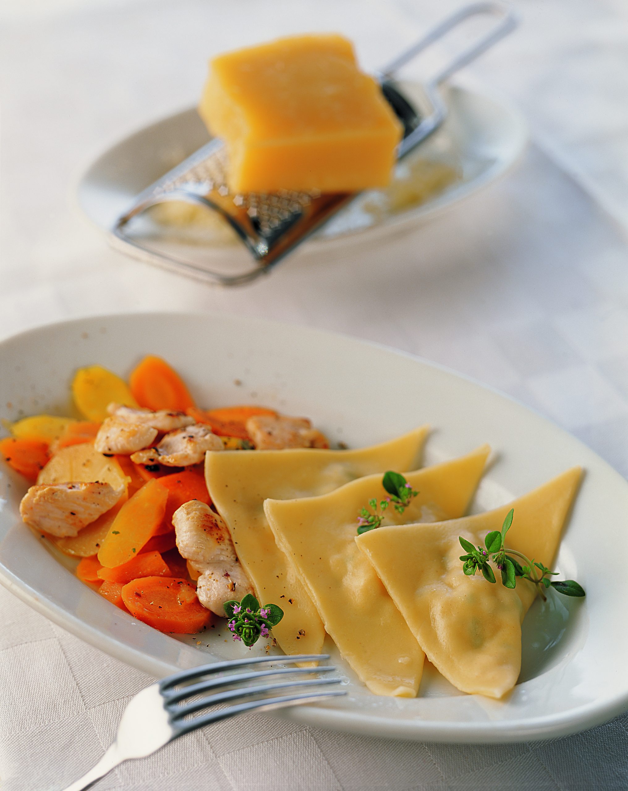 Poulet-Triangoli auf Gemüsebeet