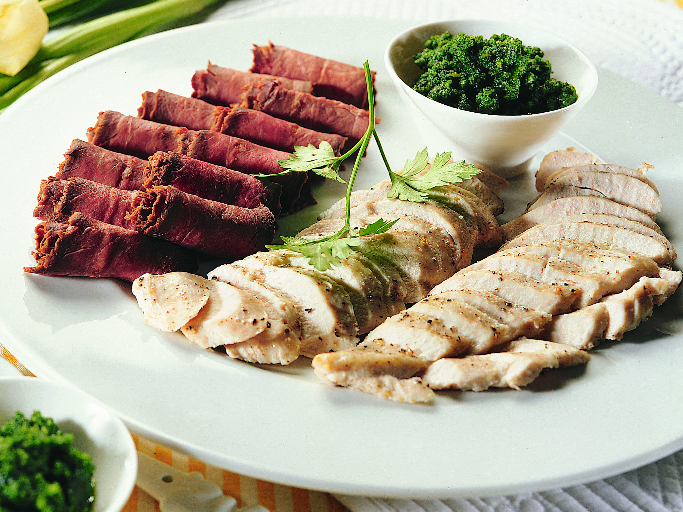 Poulet und Roastbeef an zweierlei Pesto