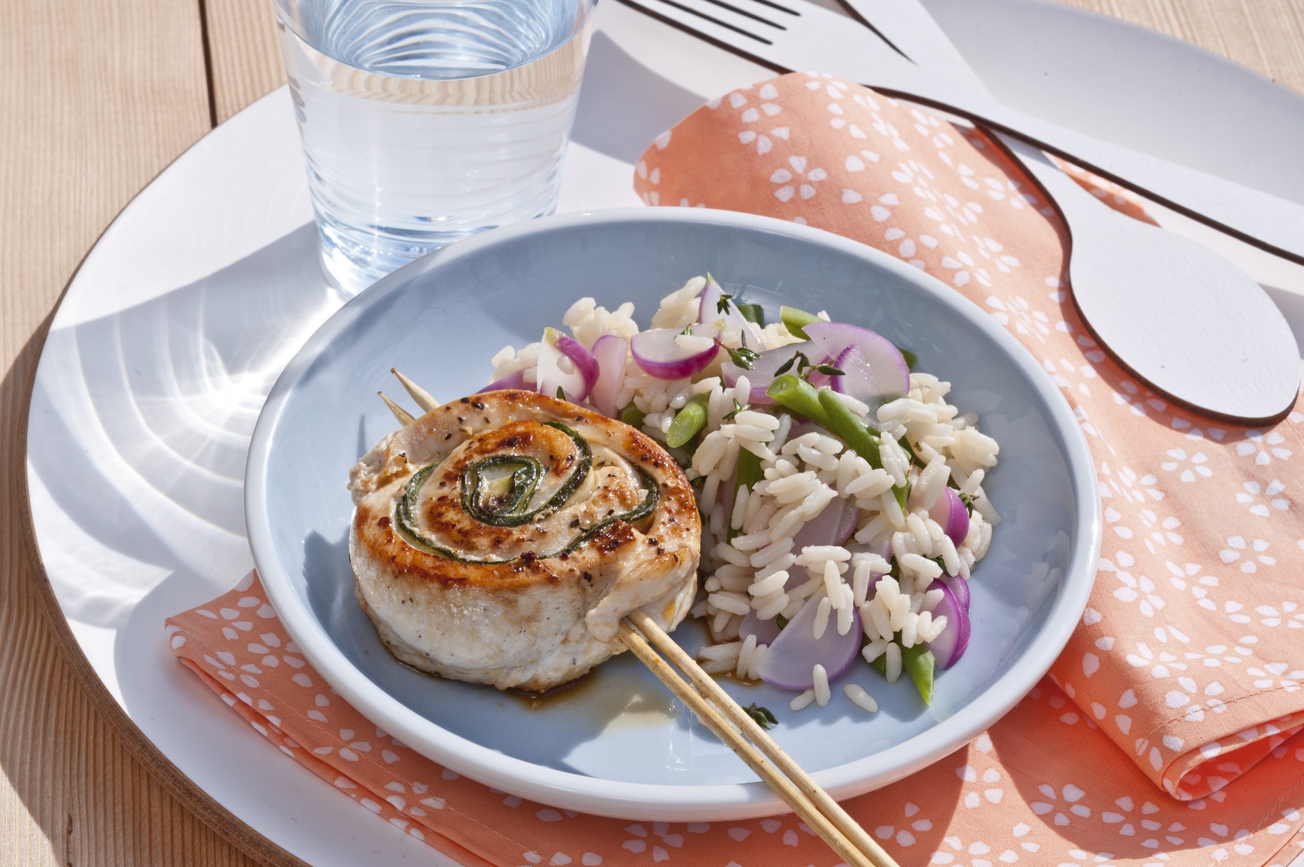 Sucettes de poulet aux courgettes et riz aux légumes
