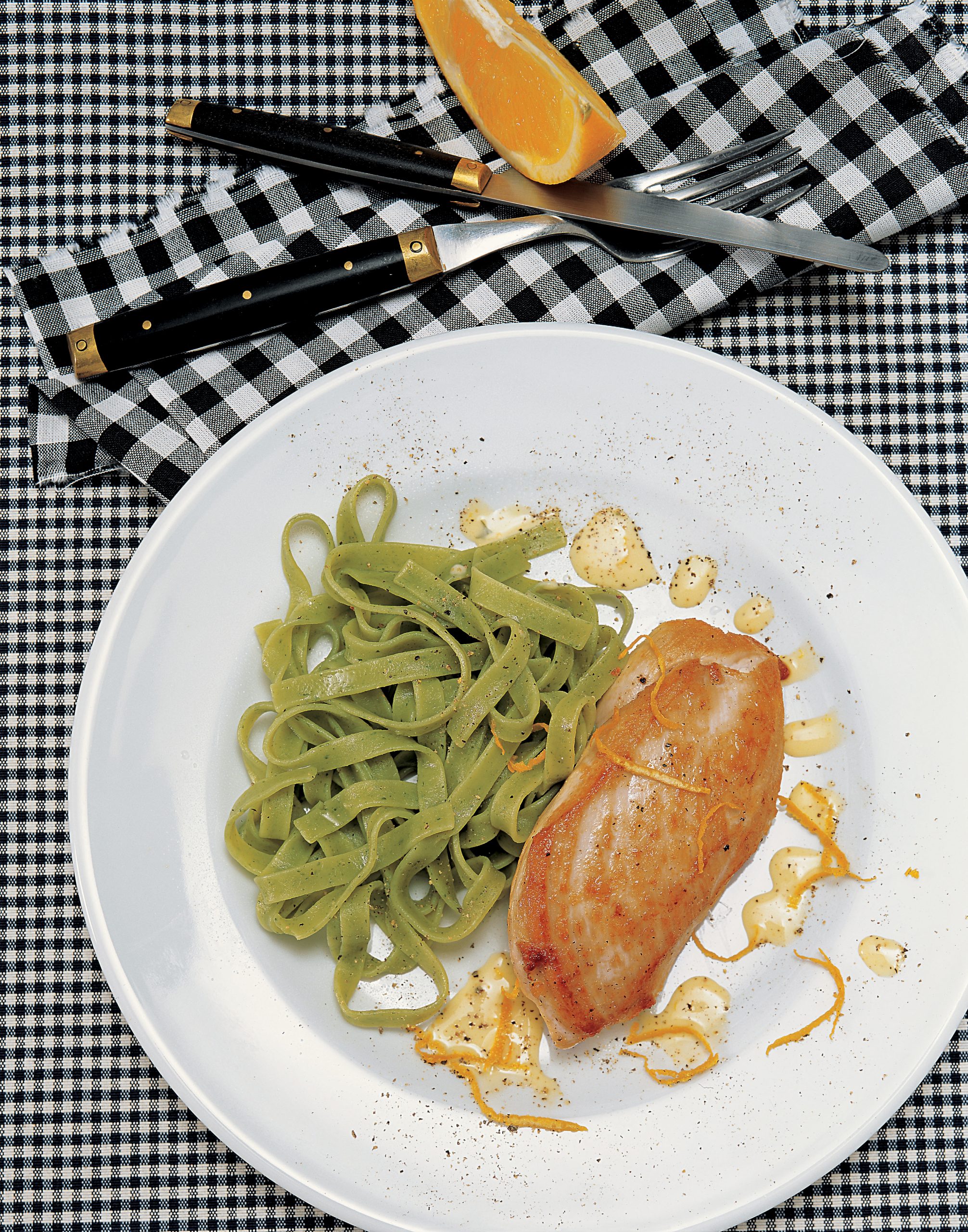 Pouletbrüstchen an Orangenrahmsauce