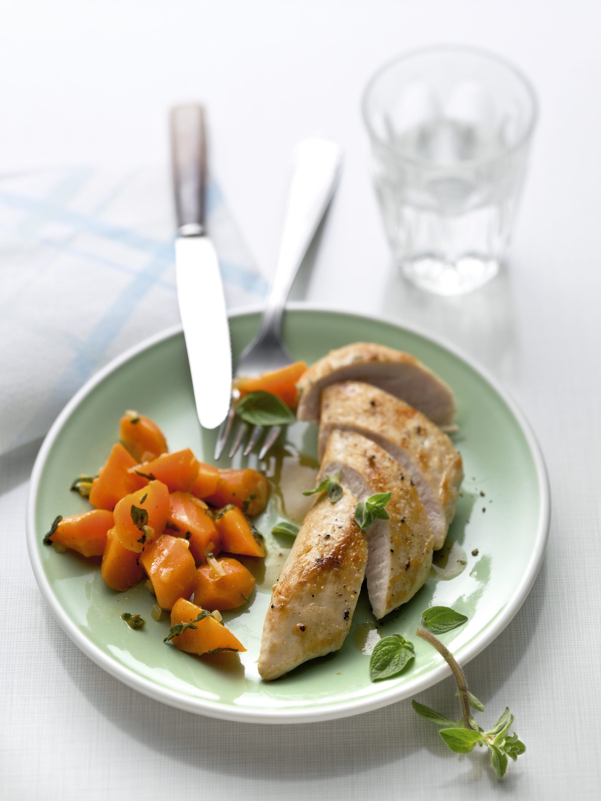 Blancs de poulet et carottes à l'origan