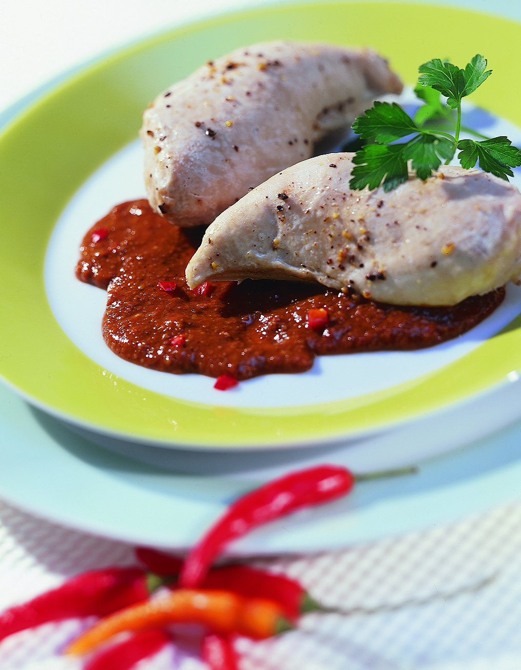 Pouletbrüstchen in pikanter Schokoladesauce