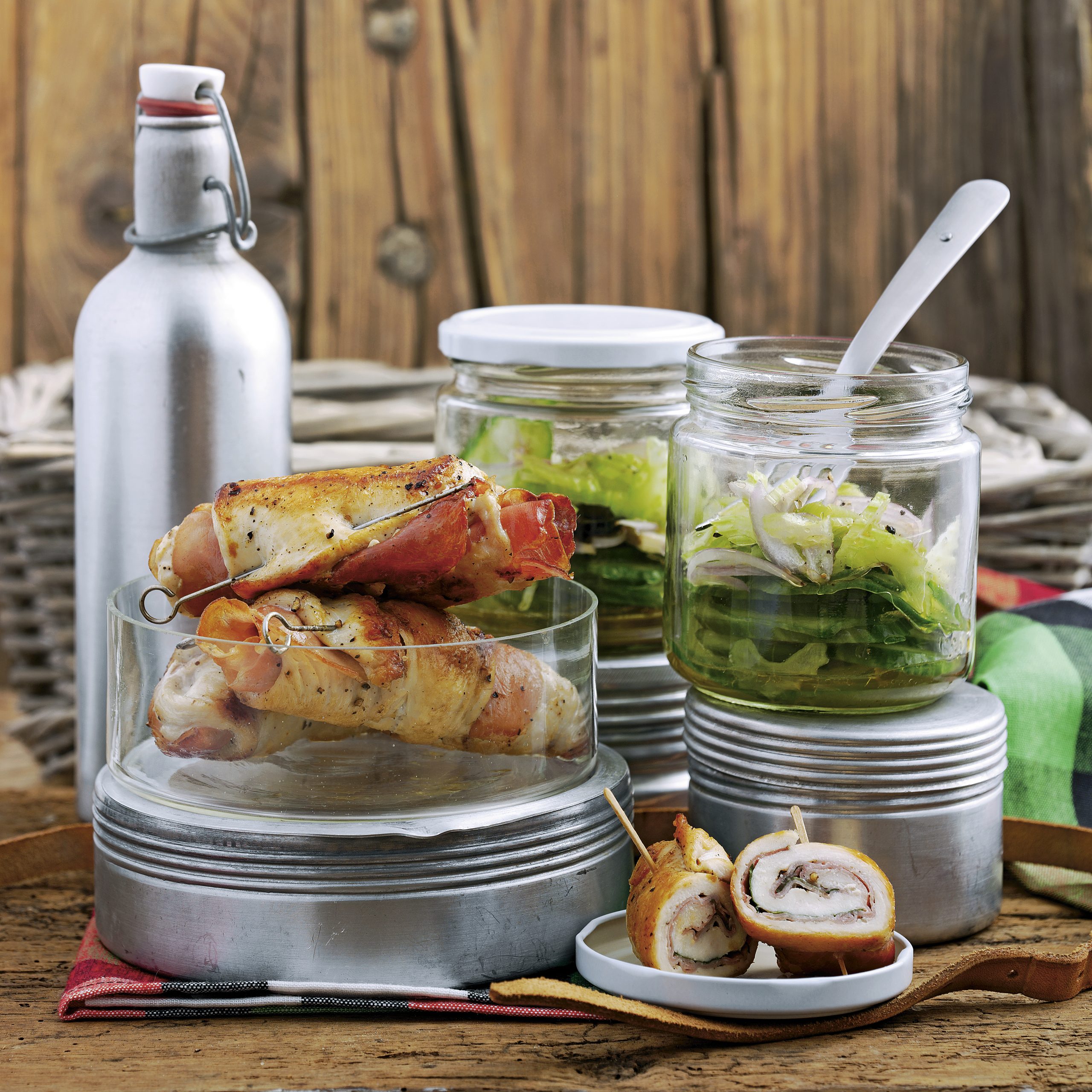 Pouletrollen mit Gurkensalat