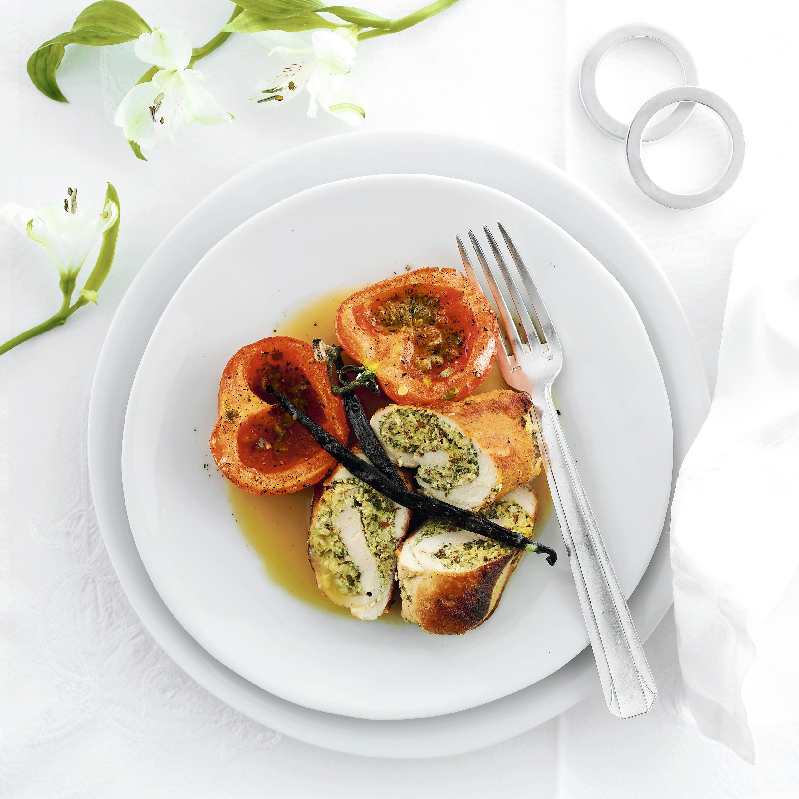 Pouletrouladen mit Kräuter-Mandel-Füllung