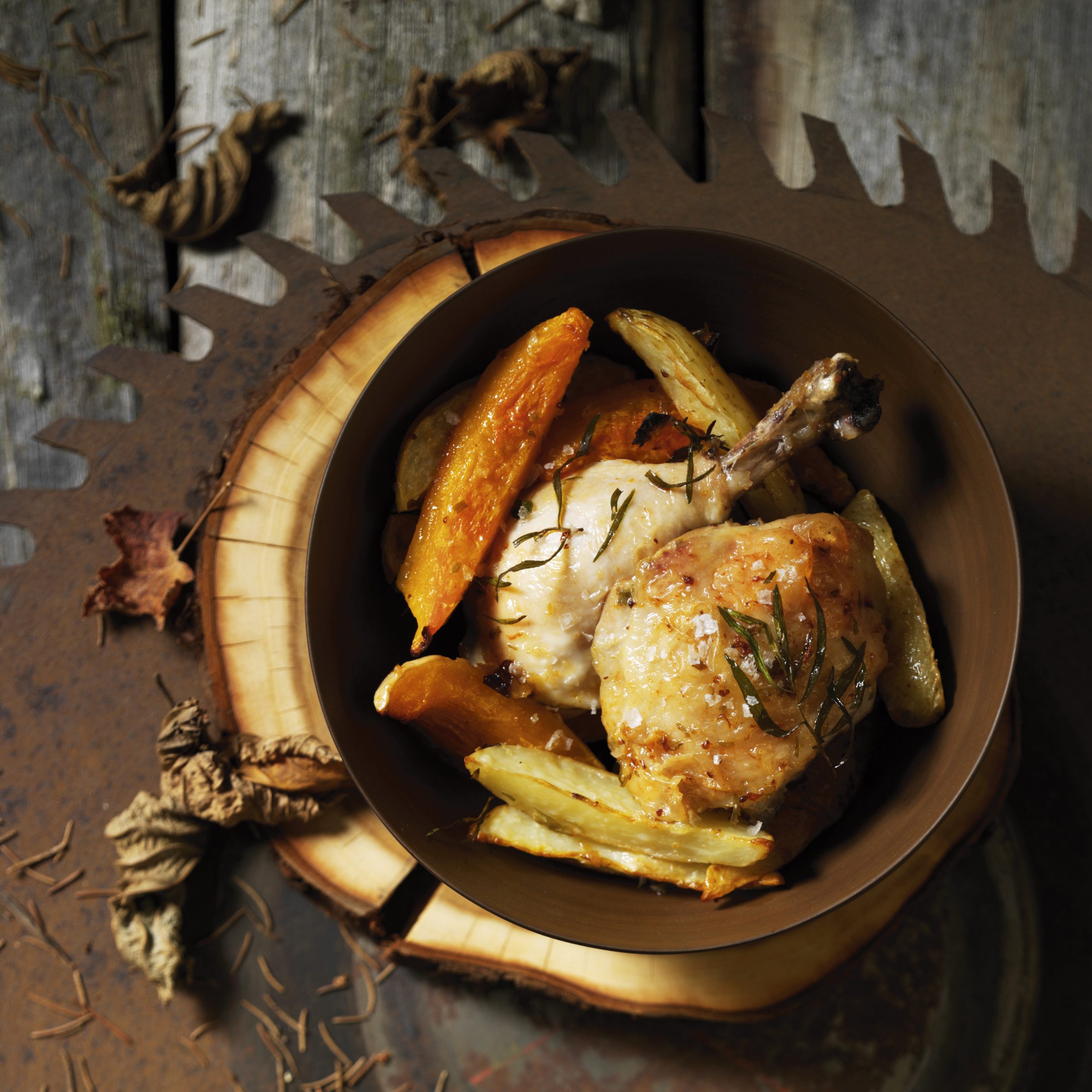 Cuisses de poulet et légumes au four
