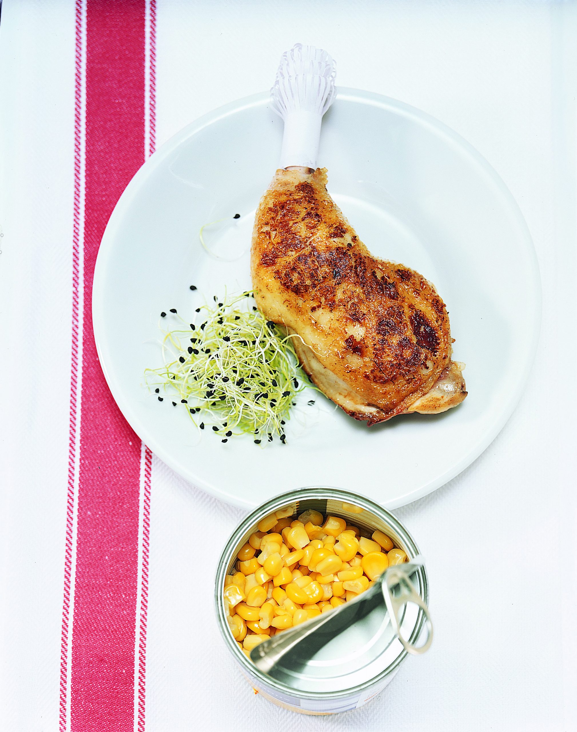 Pouletschenkel mit Sprossensalat