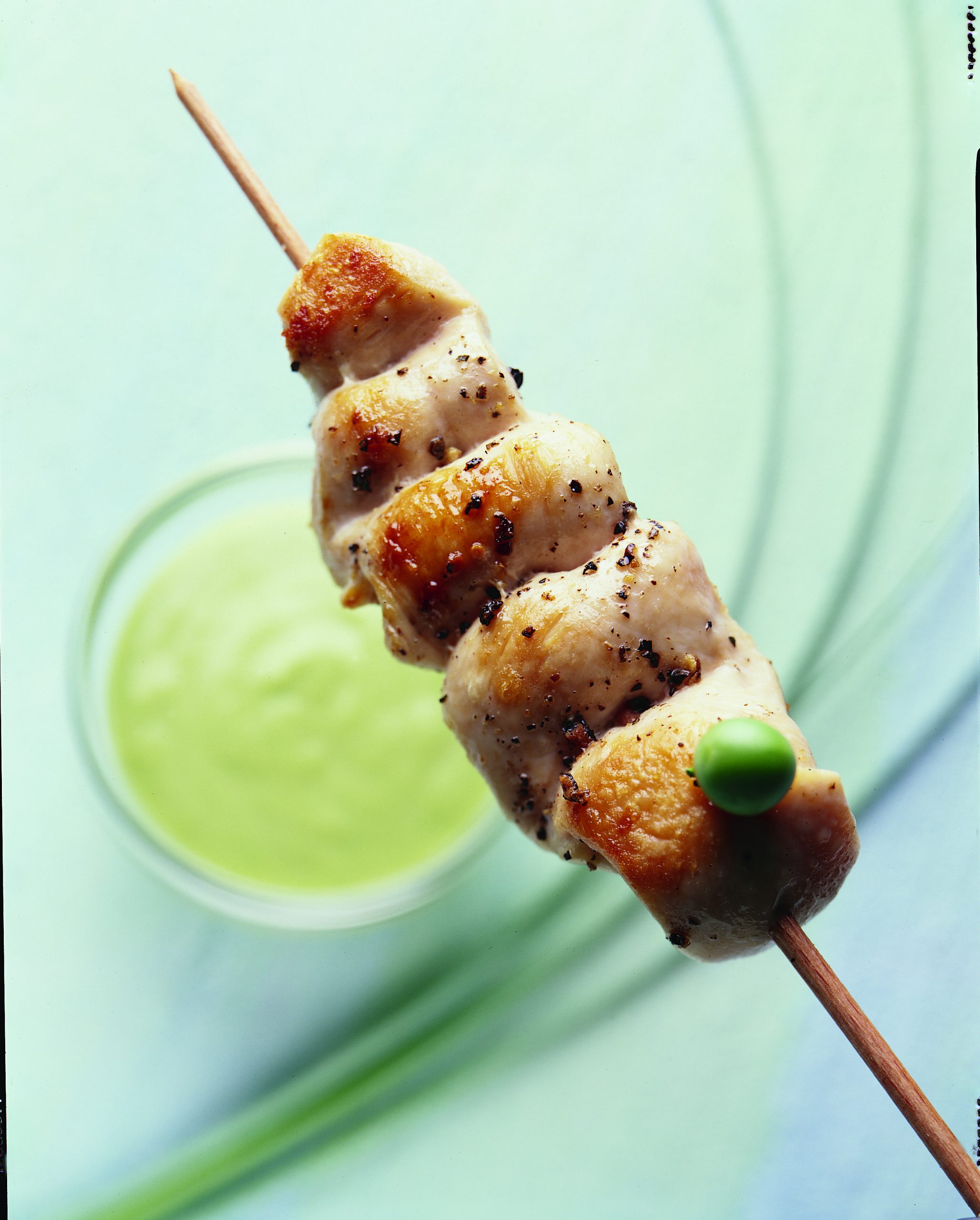 Pouletspiessli mit Erbsensauce