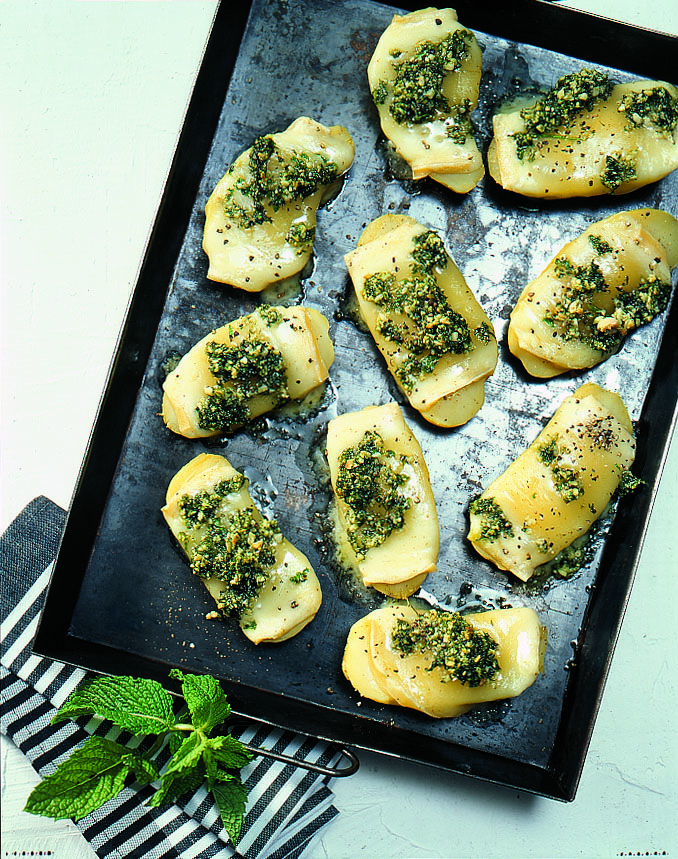 Raclette-Kartoffeln mit Pfefferminzpesto