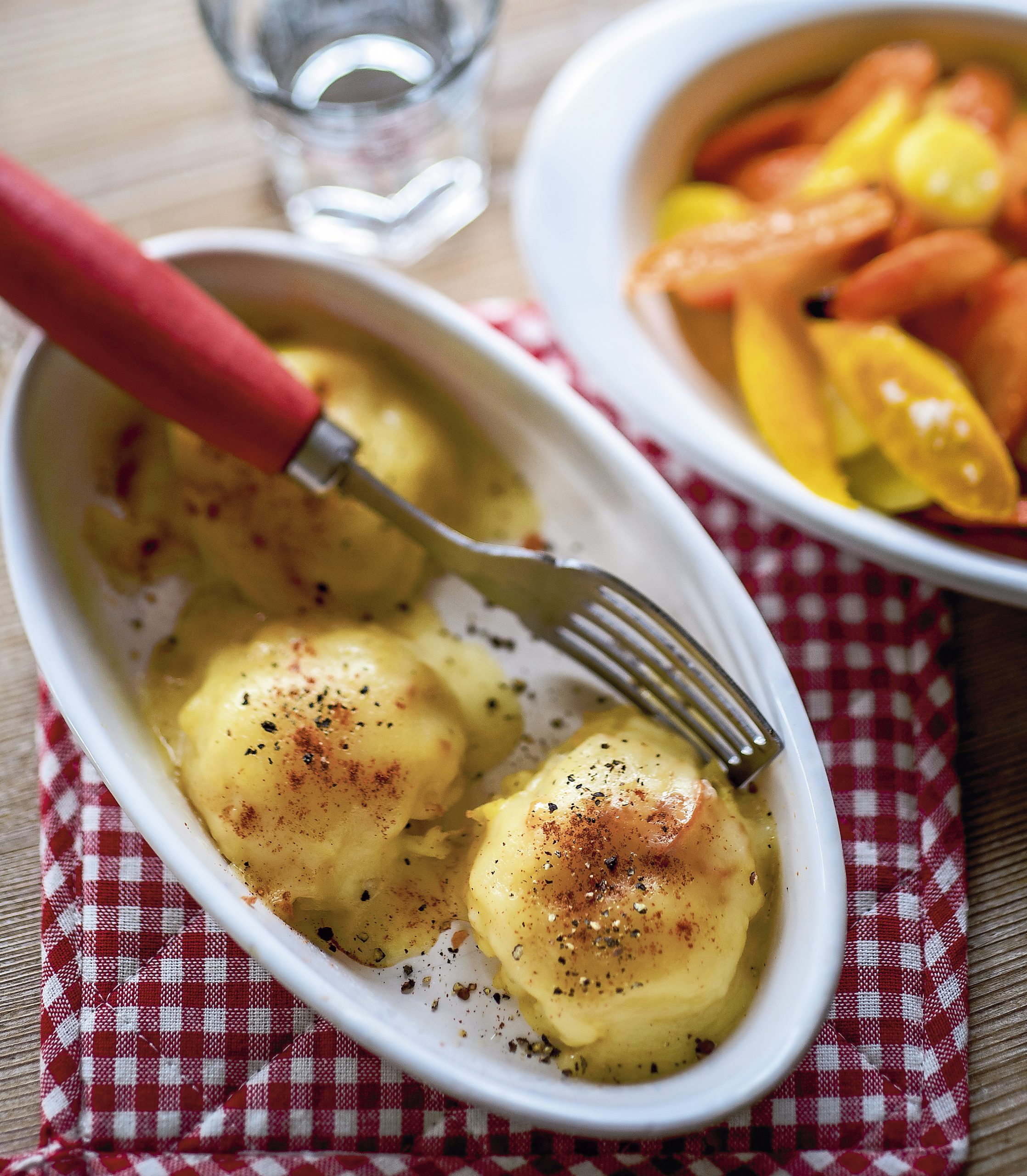 Raclette-Rösti-Kugeln mit Ofengemüse