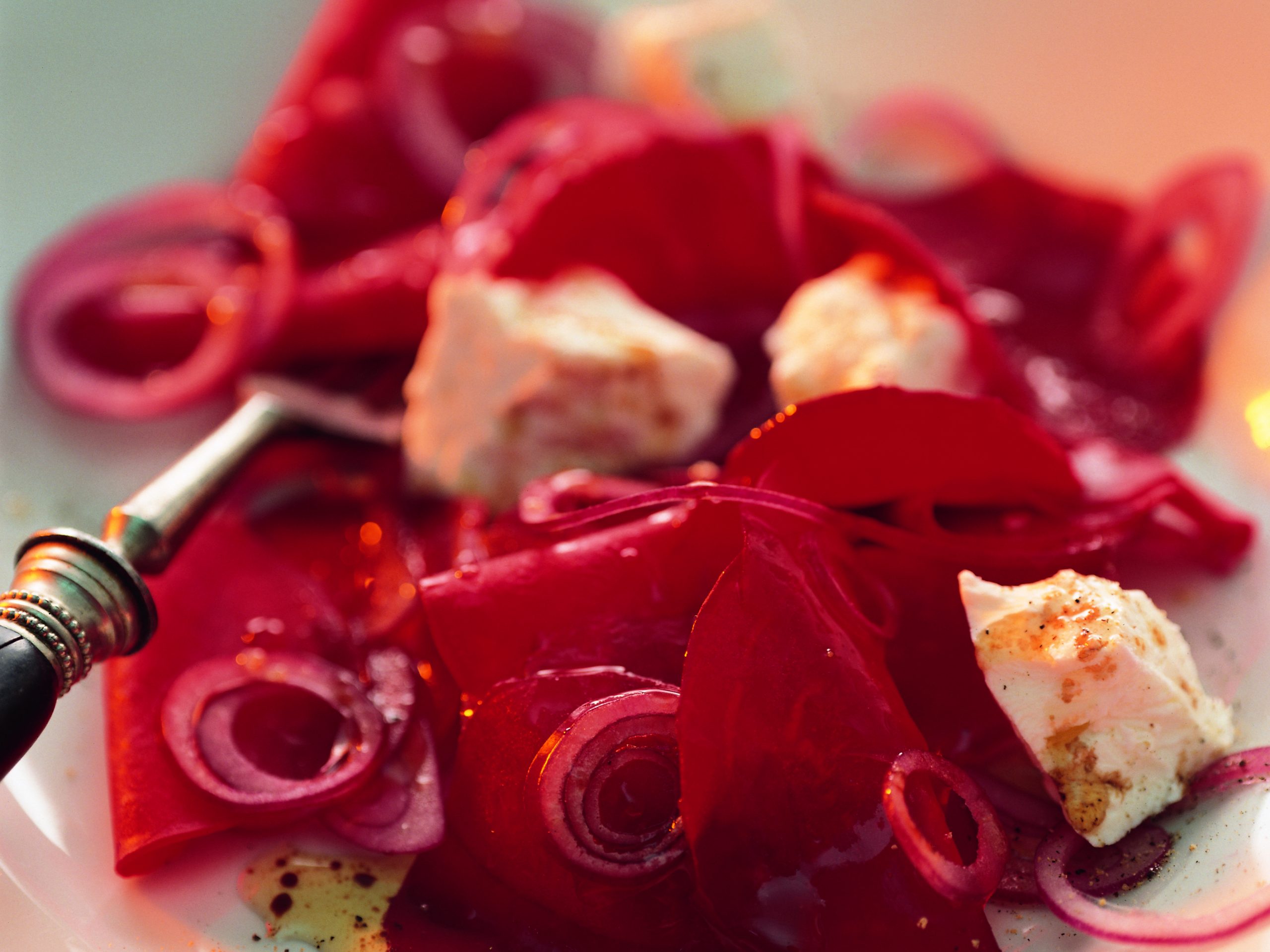 Carpaccio de betterave rouge et fromage frais
