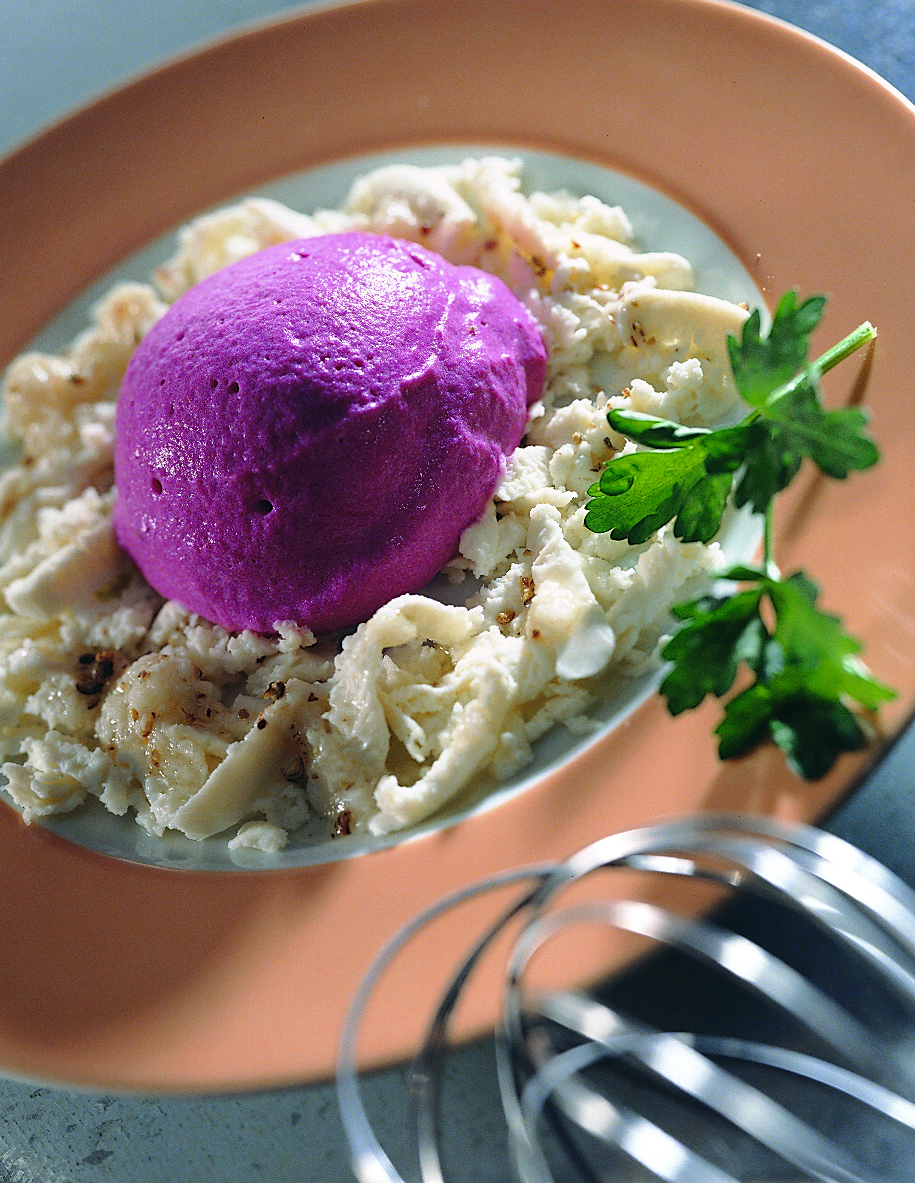Randen-Mousse mit Meerrettich-Heu
