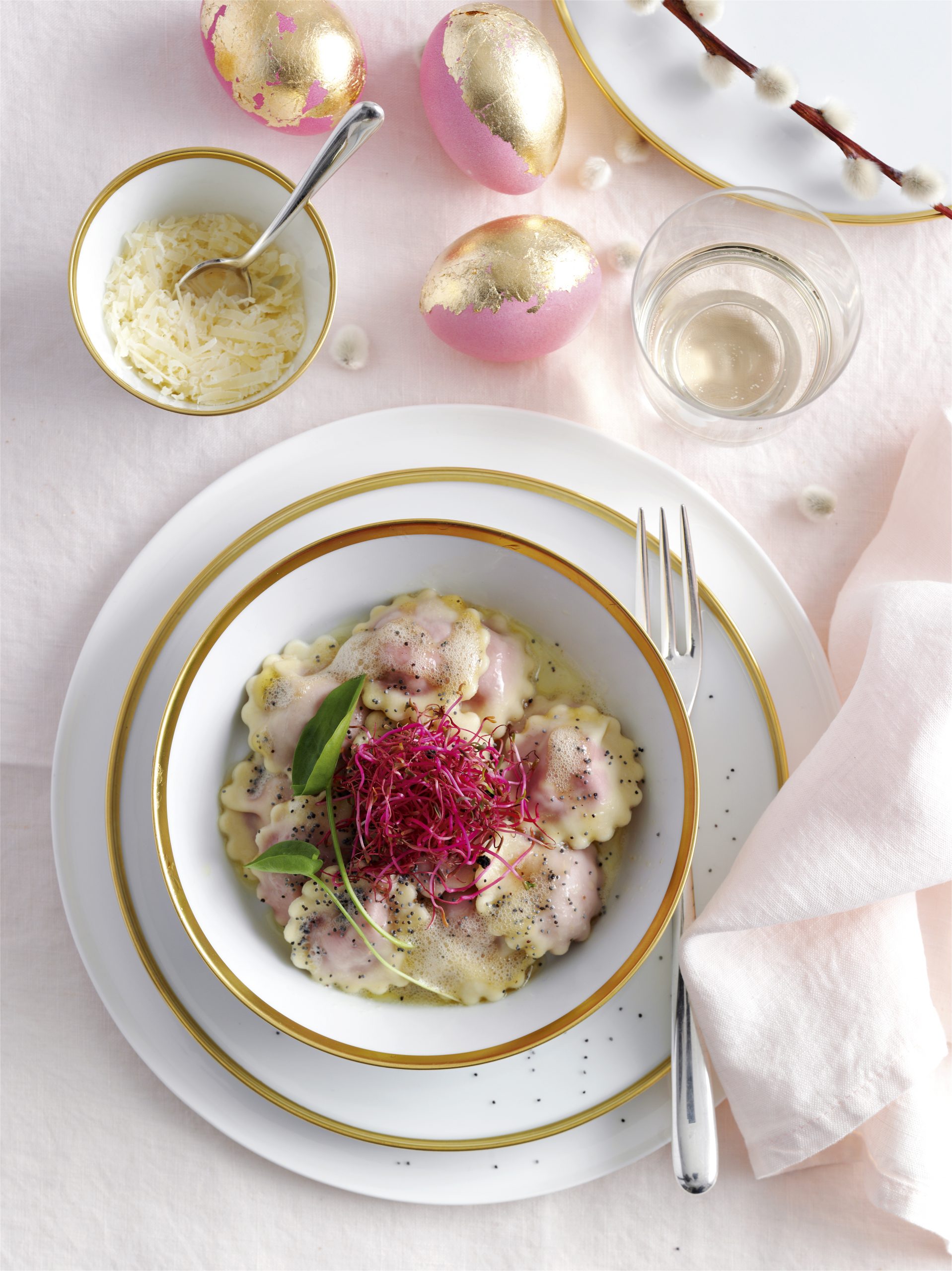 Ravioli aux betteraves et beurre à l'oseille
