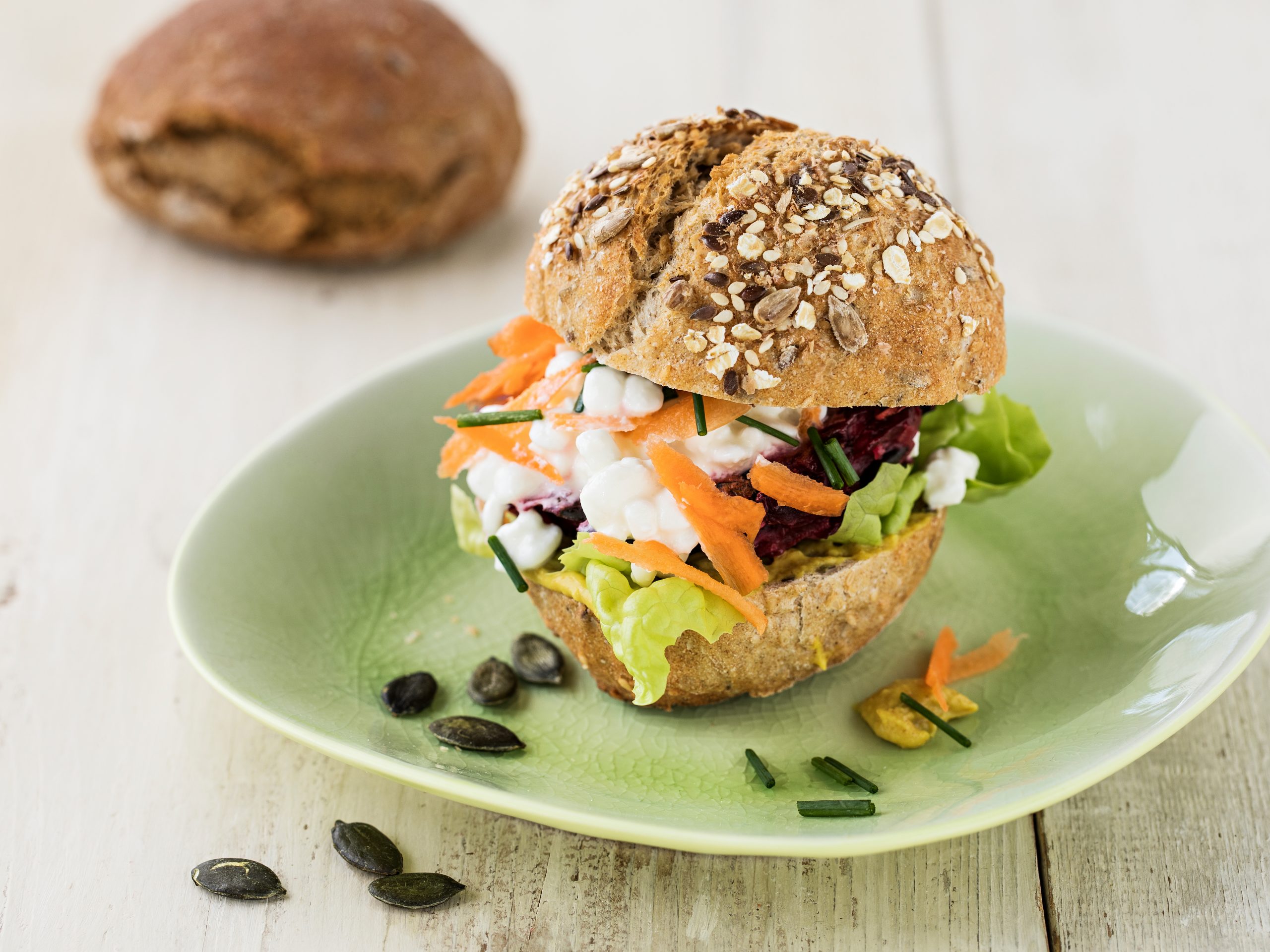 Randenburger mit Hüttenkäse (Veggie-Burger)